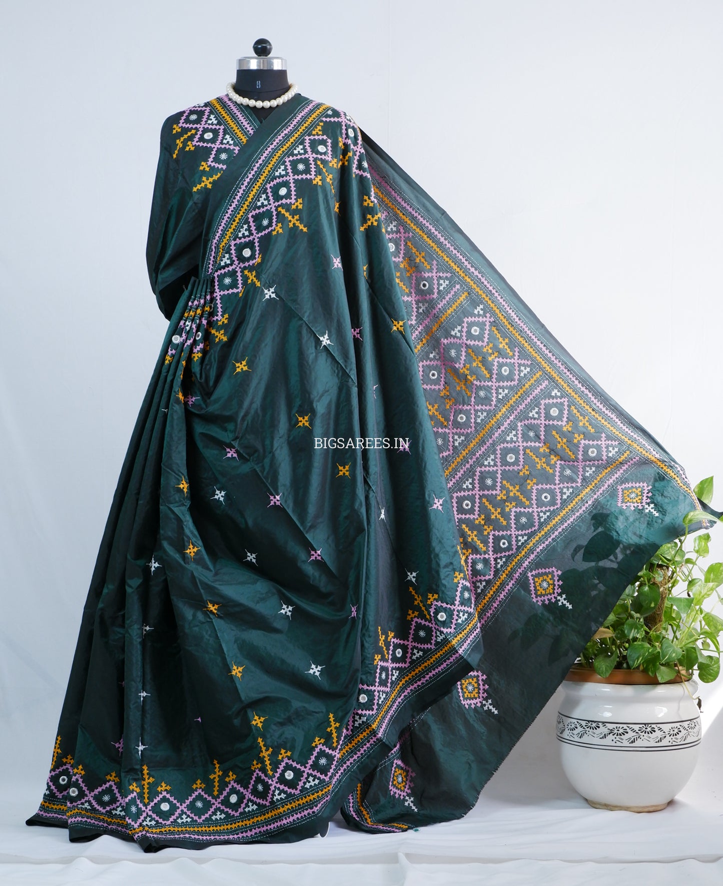 Kutchi Hand Embroidered Saree | Blended Bangalore Silk / Art Silk | Real Mirror Work | Forest Green