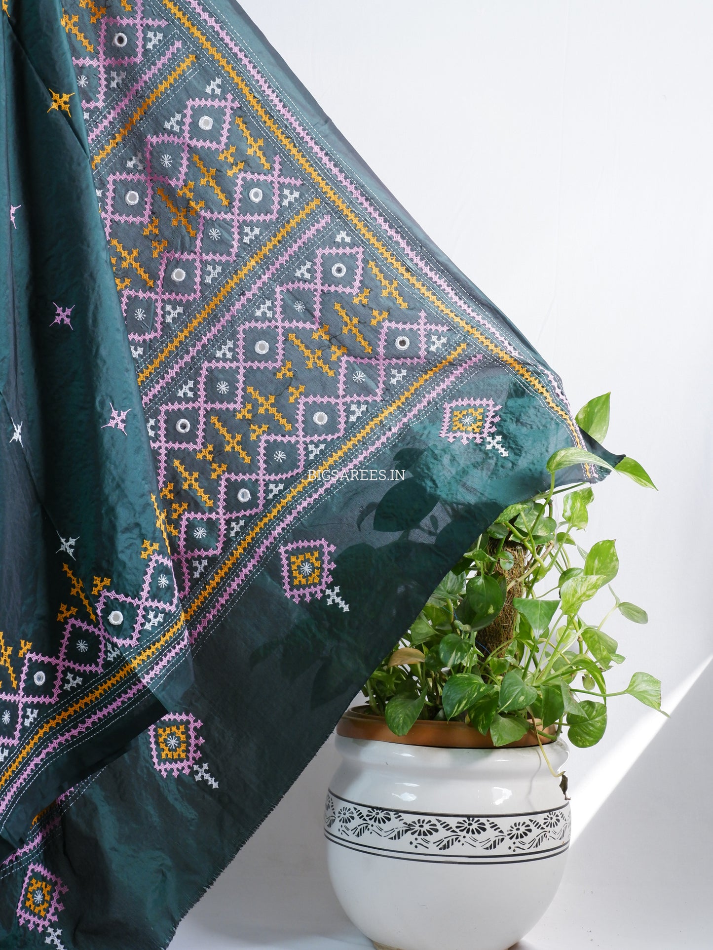 Kutchi Hand Embroidered Saree | Blended Bangalore Silk / Art Silk | Real Mirror Work | Forest Green