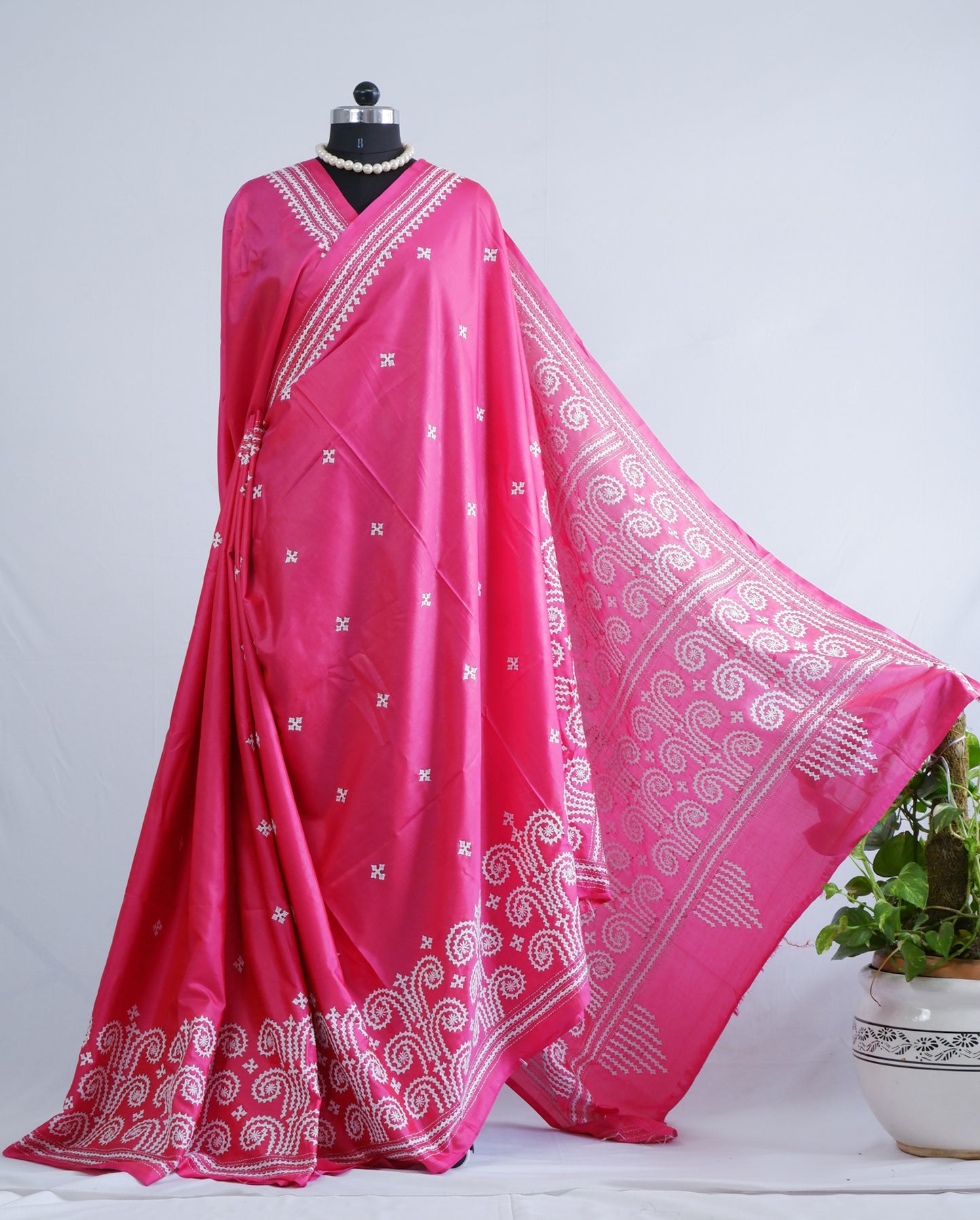 Kutchi/Gujarati Hand Embroidered Saree  | Blended Bangalore Silk / Art Silk | Pink