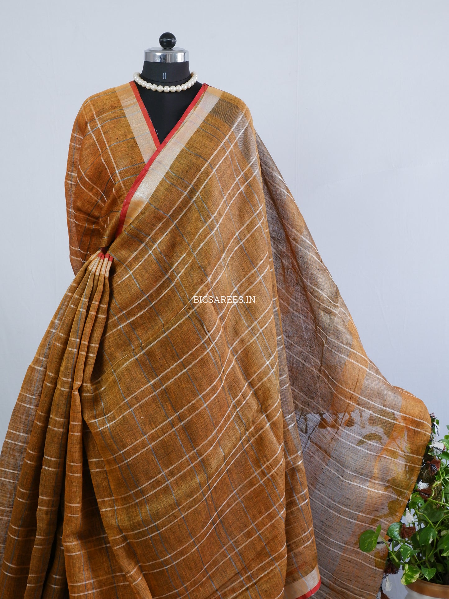 Pure Linen Saree With running Blouse