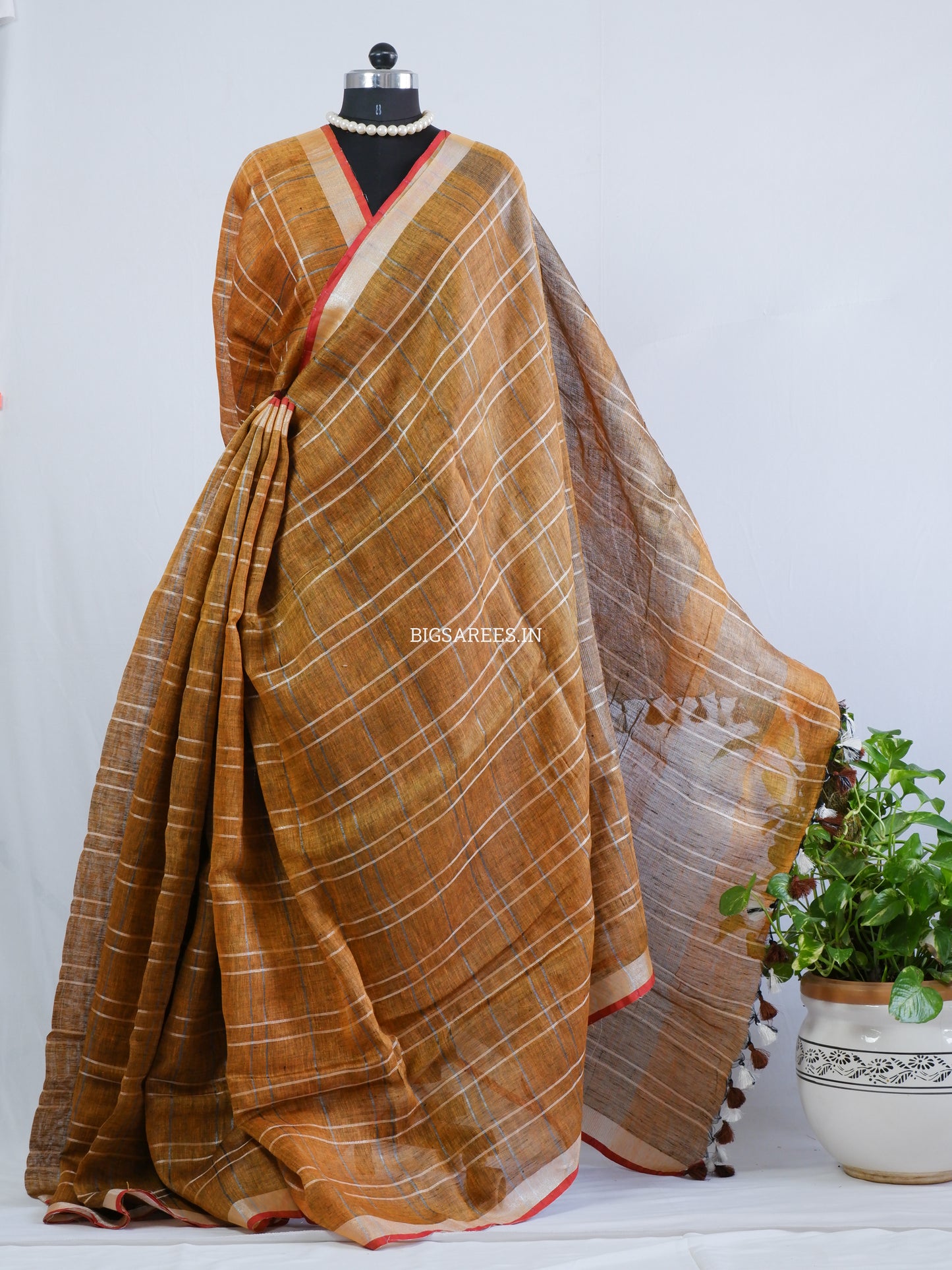 Pure Linen Saree With running Blouse