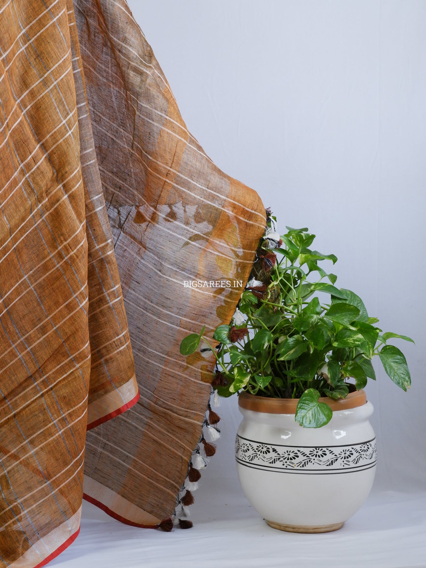 Pure Linen Saree With running Blouse