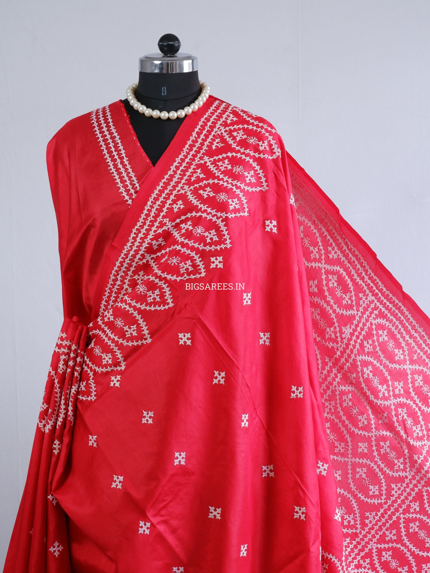 Kutch Hand Embroidered Saree| Pure Bangalore Silk | Red