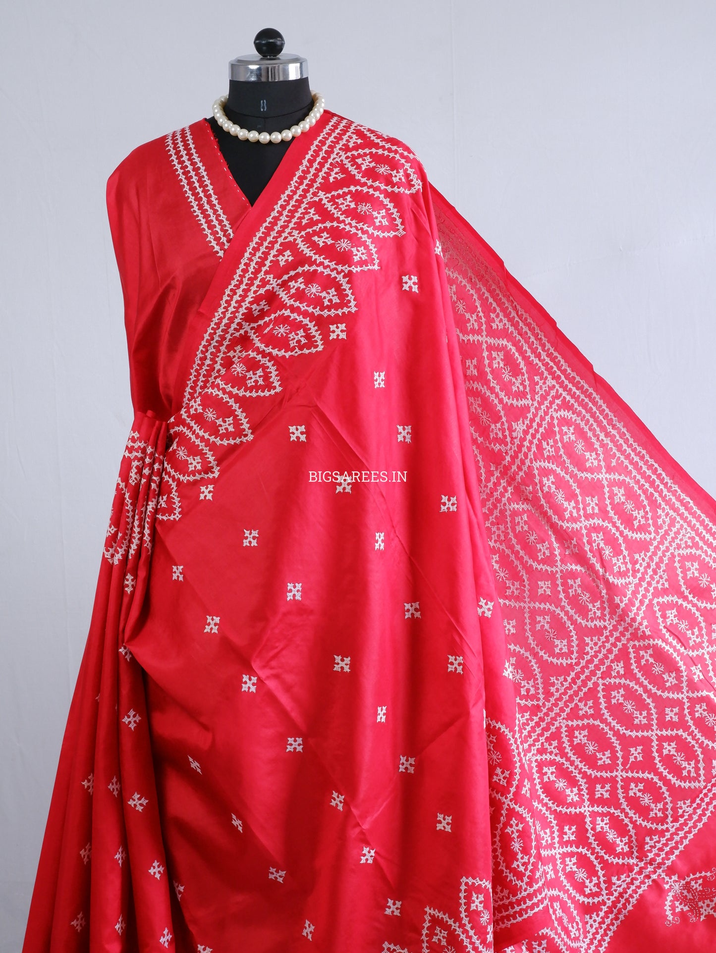 Kutch Hand Embroidered Saree| Pure Bangalore Silk | Red