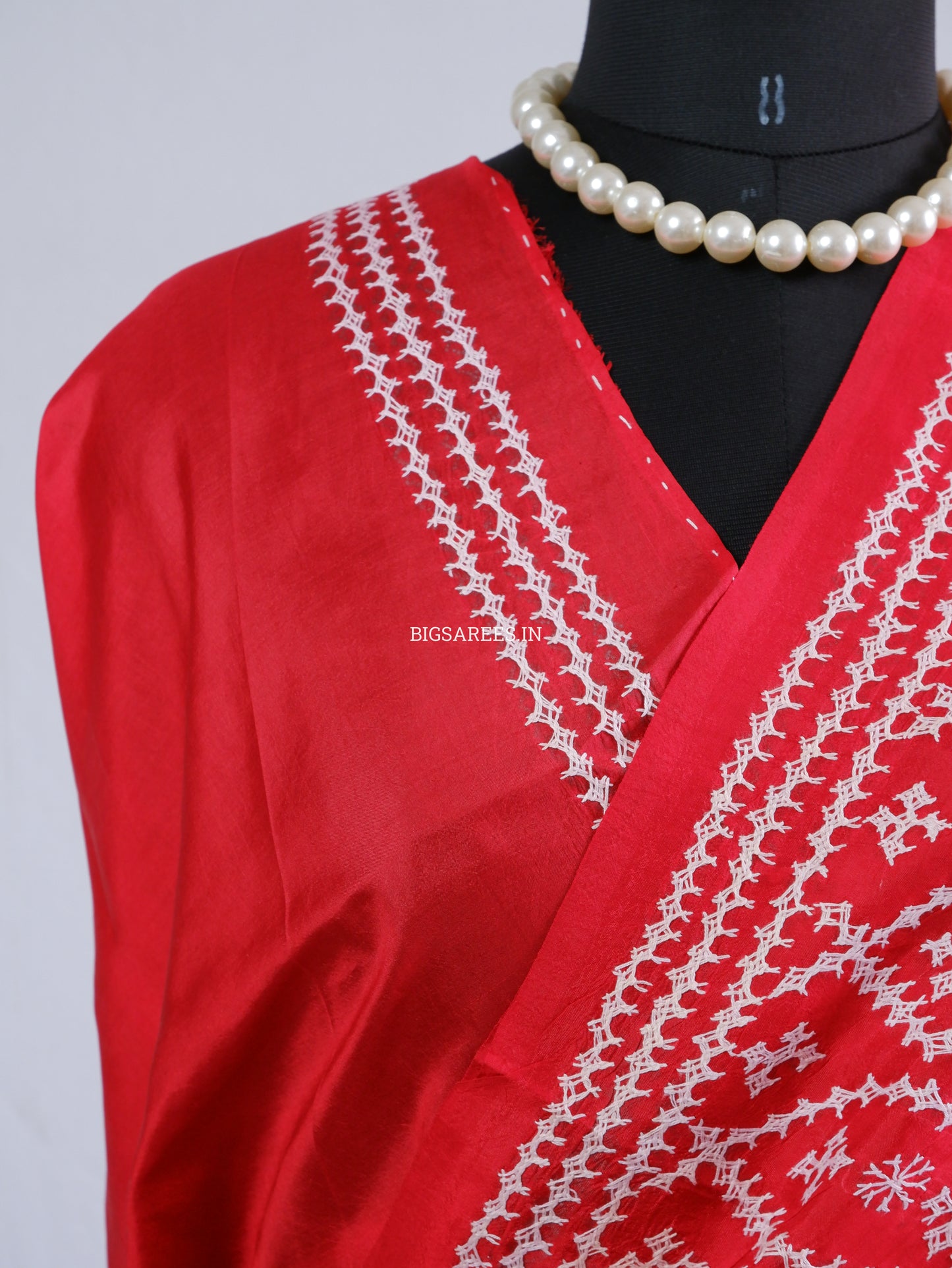 Kutch Hand Embroidered Saree| Pure Bangalore Silk | Red