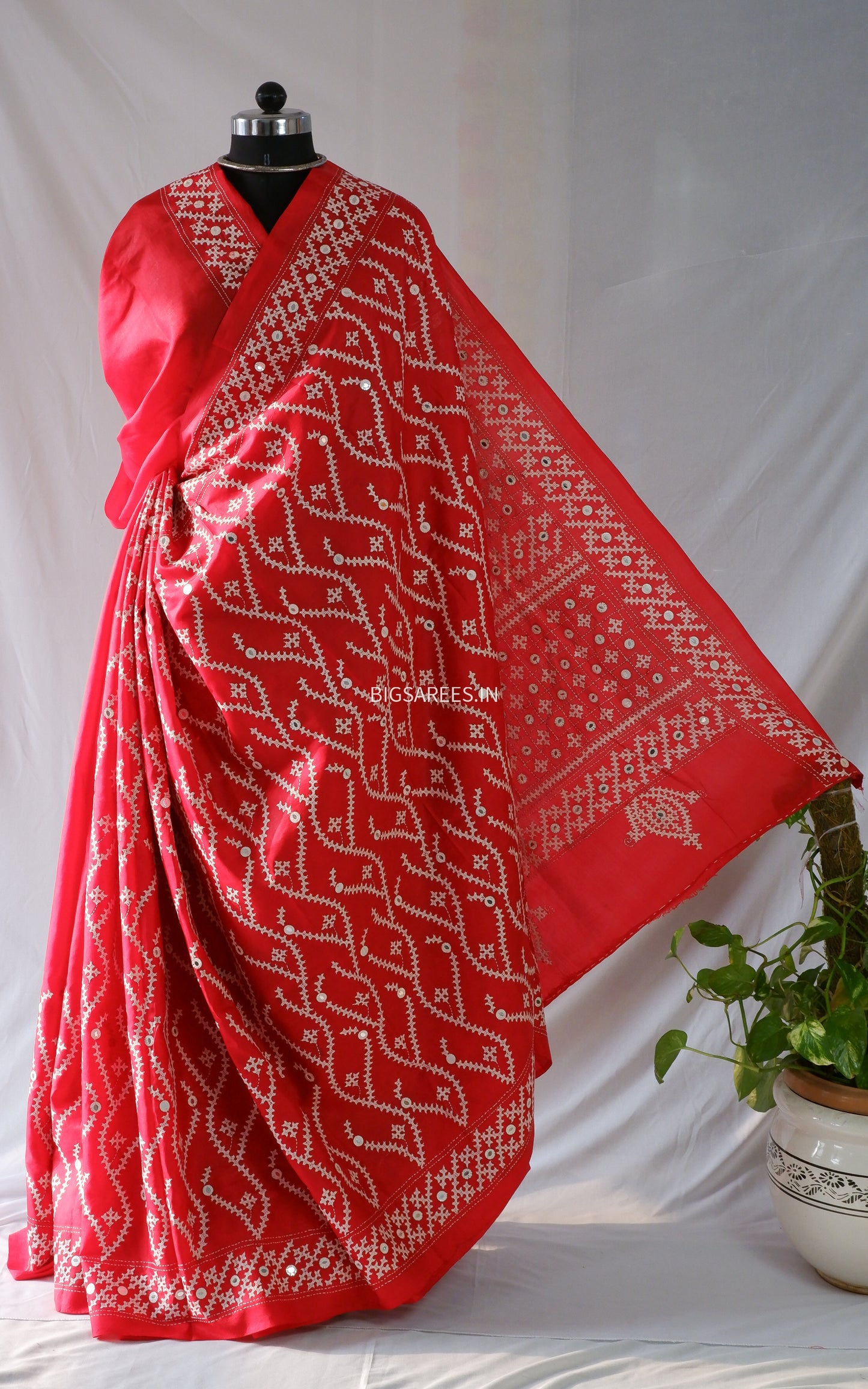 Kutch Hand Embroidered Saree| Pure Bangalore Silk | Silk Marked | Red