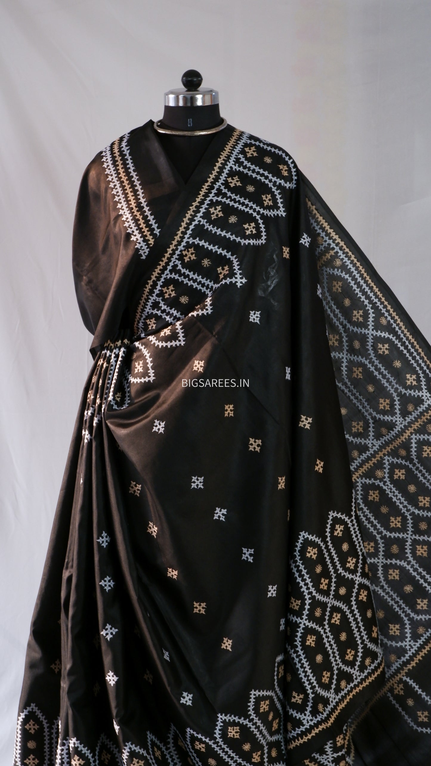 Kutch Hand Embroidered Saree| Pure Bangalore Silk | Black