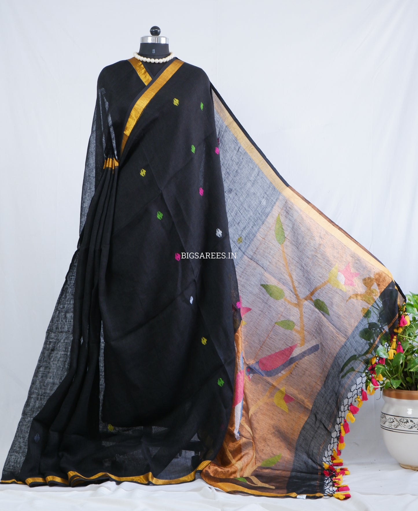 Paithani Style Linen Saree | Jamdani | Black