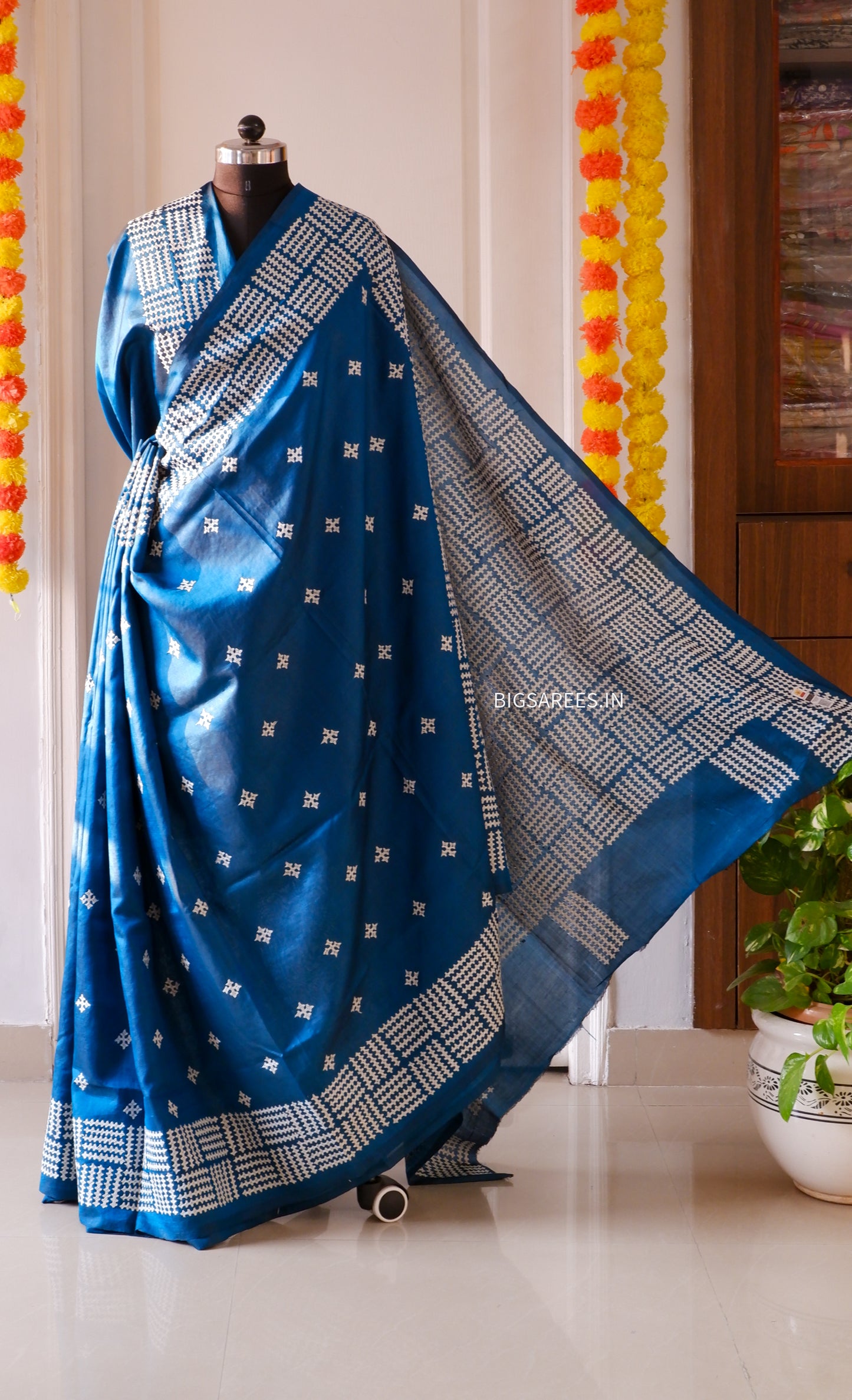 Kutch Hand Embroidered Saree| Pure Bangalore Silk | Silk Marked | Blue