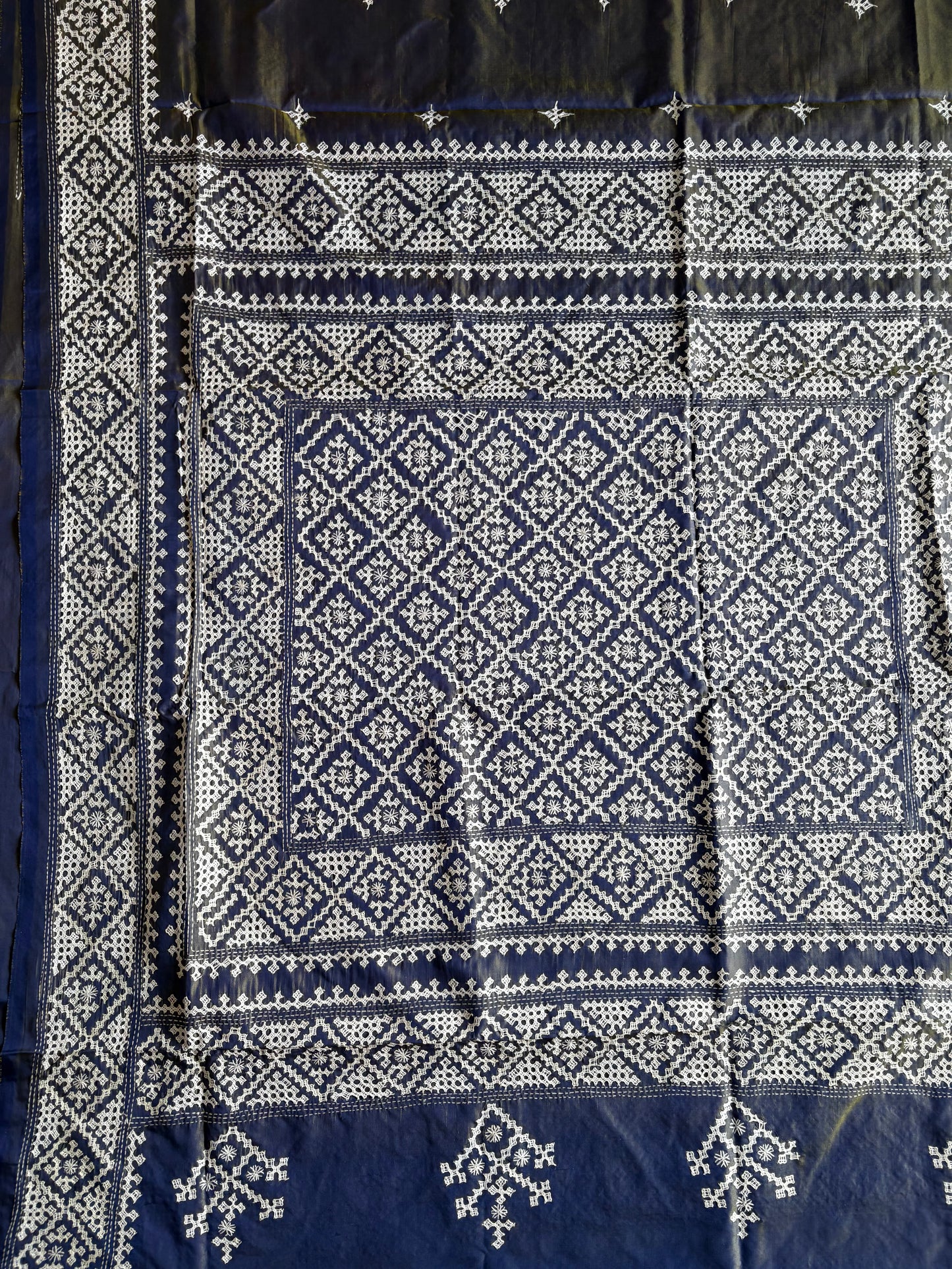 Kutch Hand Embroidered Blended Banglore Silk/Art Silk Saree