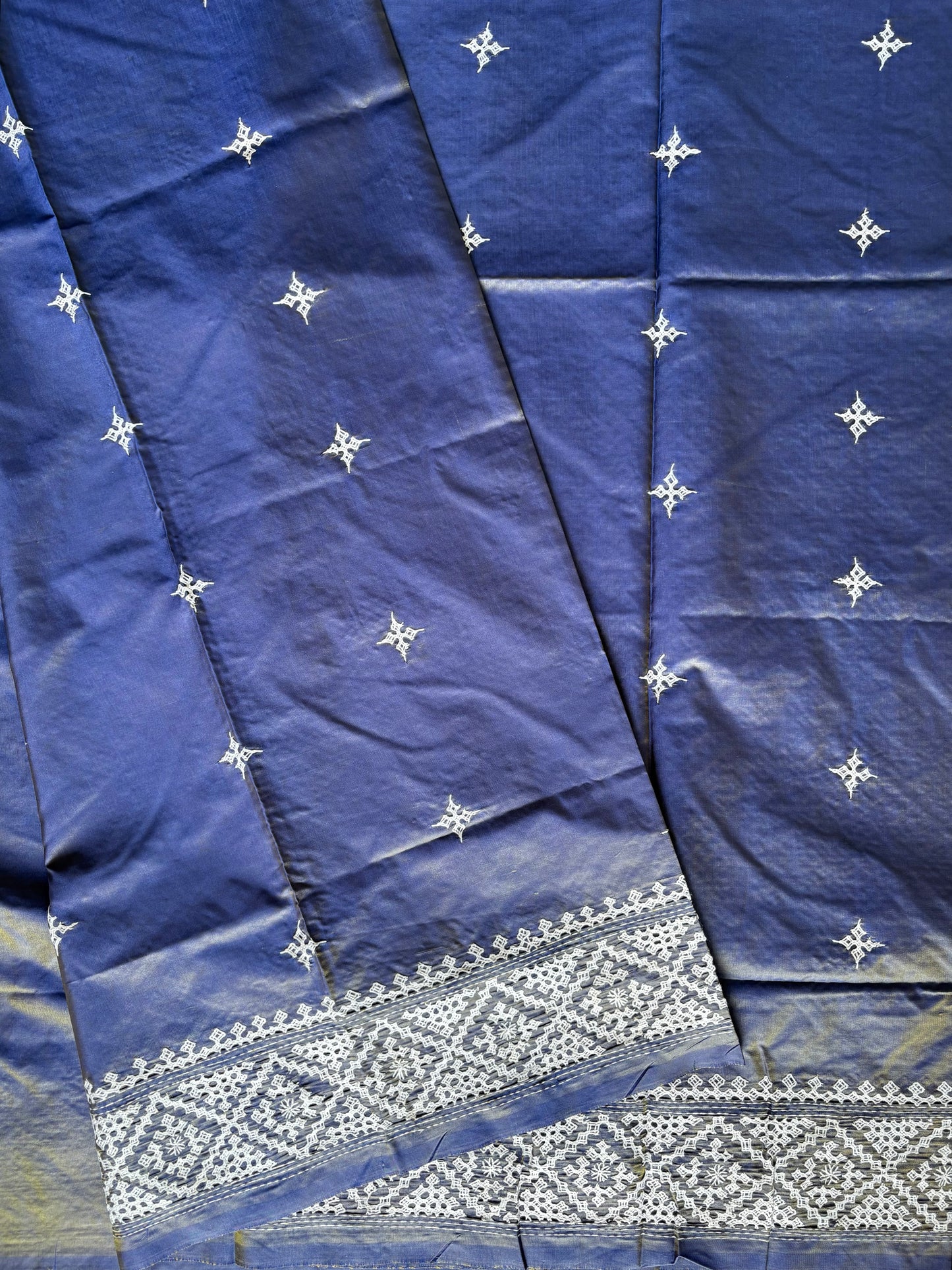 Kutch Hand Embroidered Blended Banglore Silk/Art Silk Saree