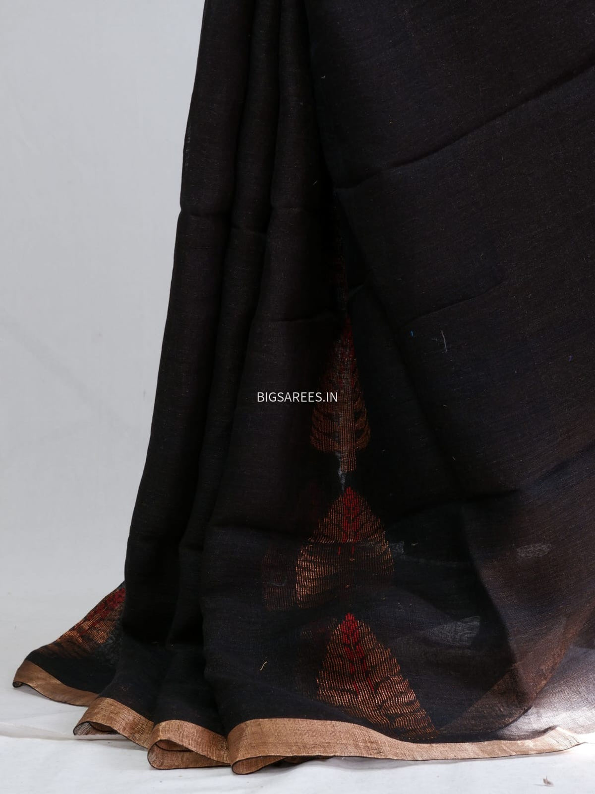 Pure Jayshree Linen Saree | Jamdani pattern | Black