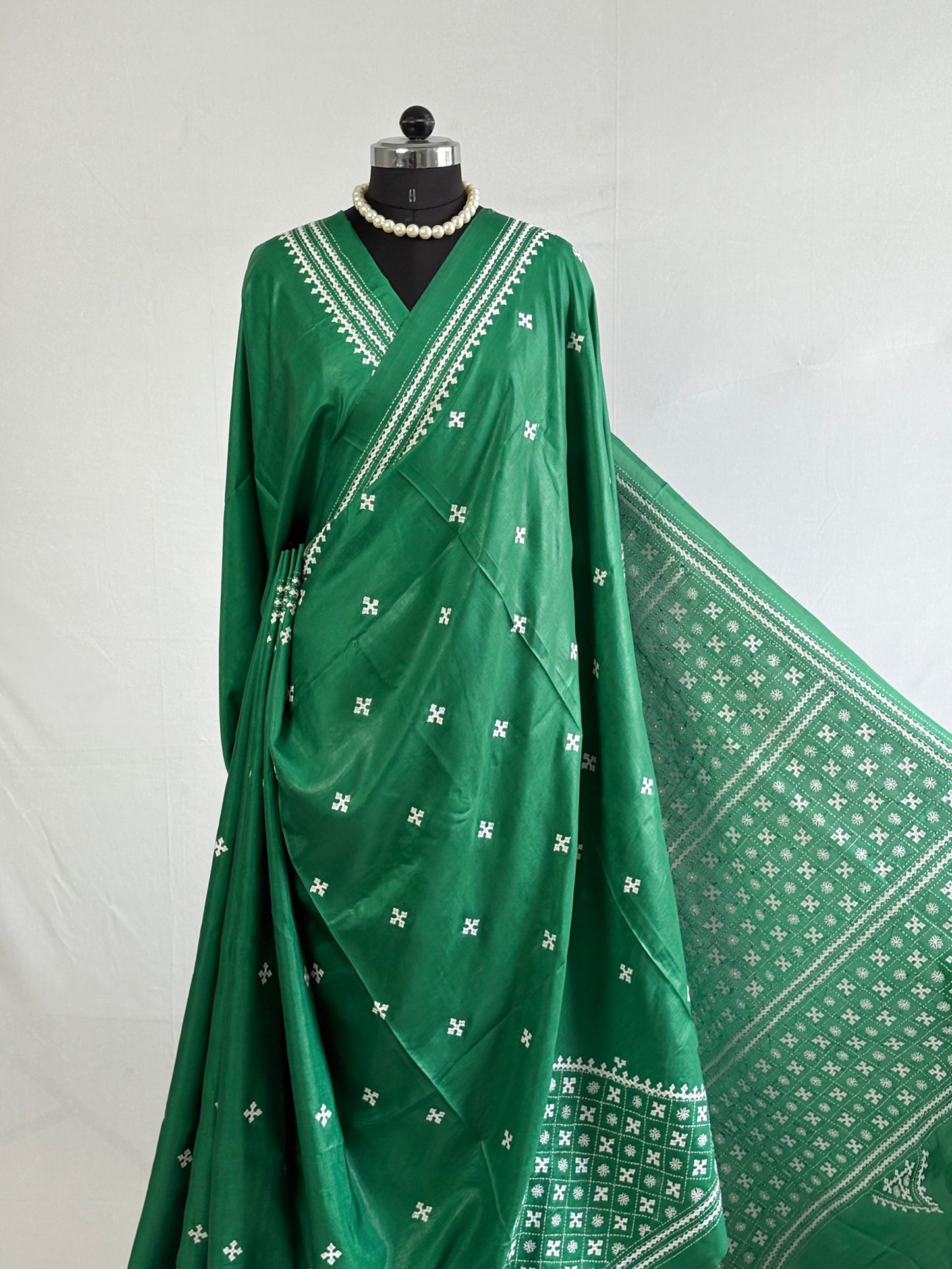 Kantha Stitch Hand Embroidered Saree | Blended Bangalore Silk / Art Silk | Green