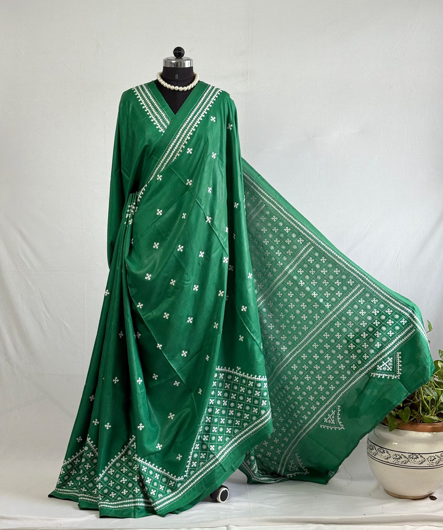 Kantha Stitch Hand Embroidered Saree | Blended Bangalore Silk / Art Silk | Green