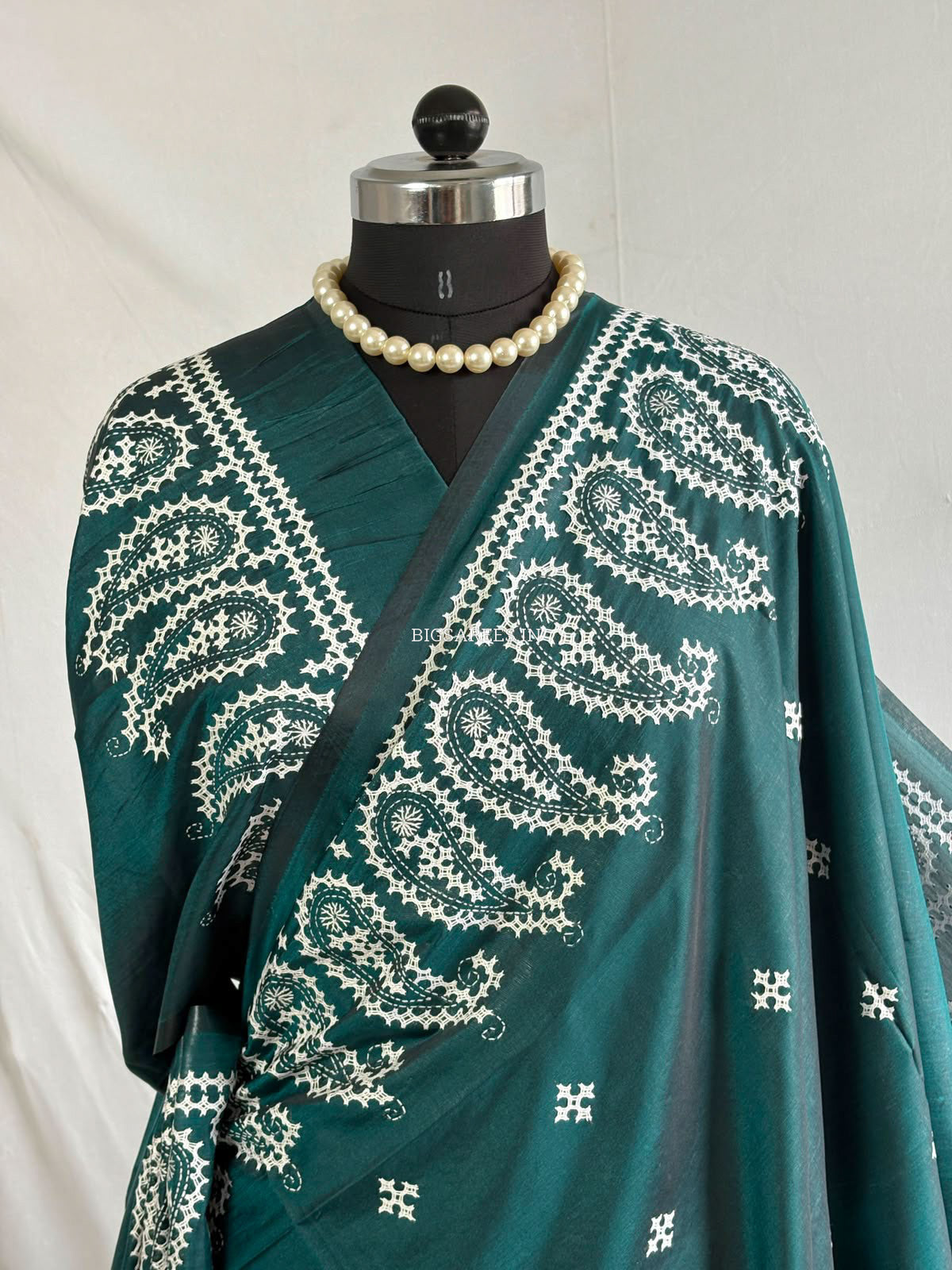 Kutchi/Gujarati Hand Embroidered Saree  | Blended Bangalore Silk / Art Silk | Emerald Green