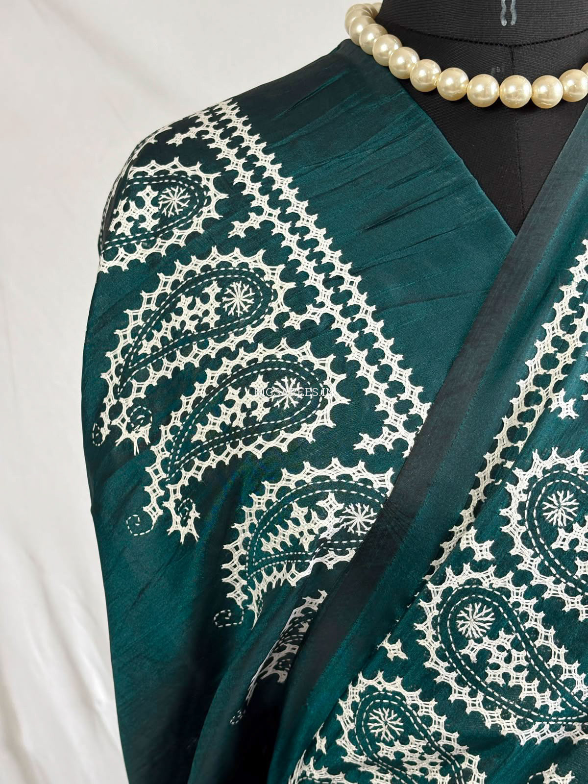 Kutchi/Gujarati Hand Embroidered Saree  | Blended Bangalore Silk / Art Silk | Emerald Green