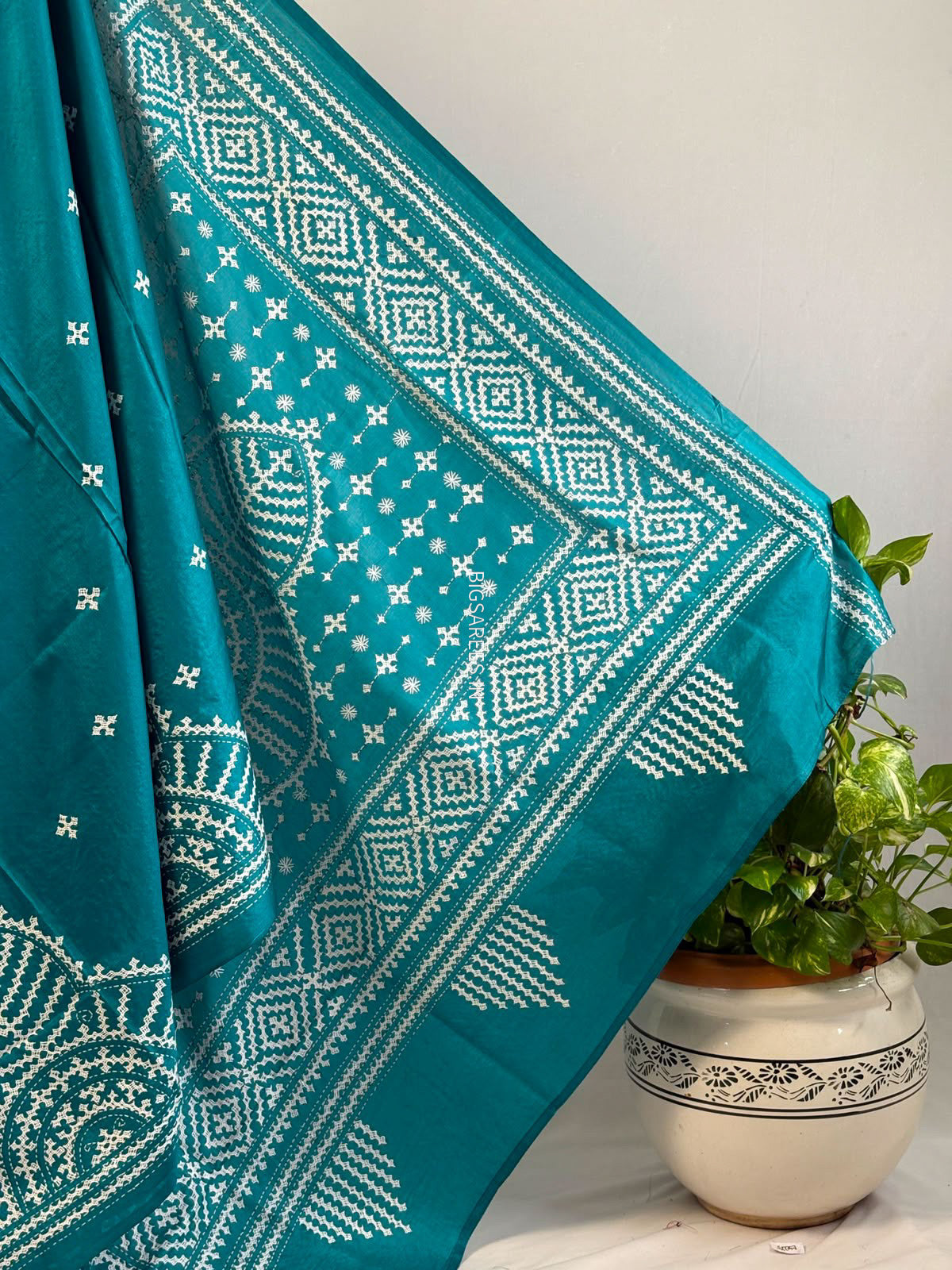 Kutchi/Gujarati Stitch Hand Embroidered Saree | Art Silk | Teal