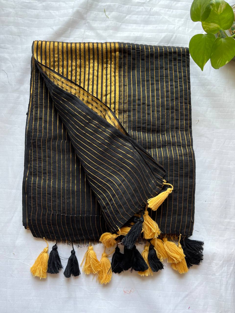 Mul Cotton Golden Tissue Lining Saree – Black