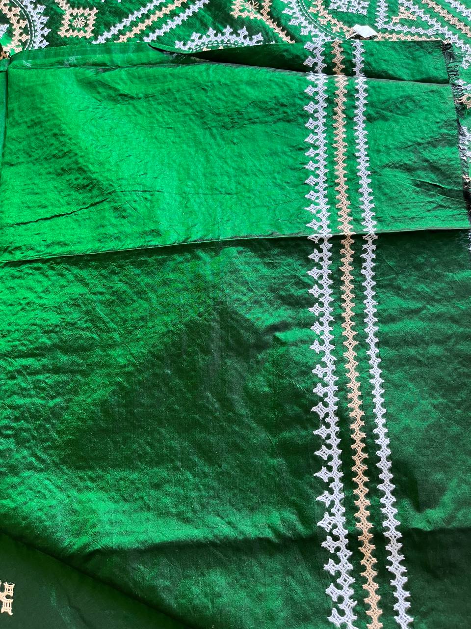 Bottle Green Kutch Hand Embroidered Pure Banglore Silk Saree – (Silk Marked)