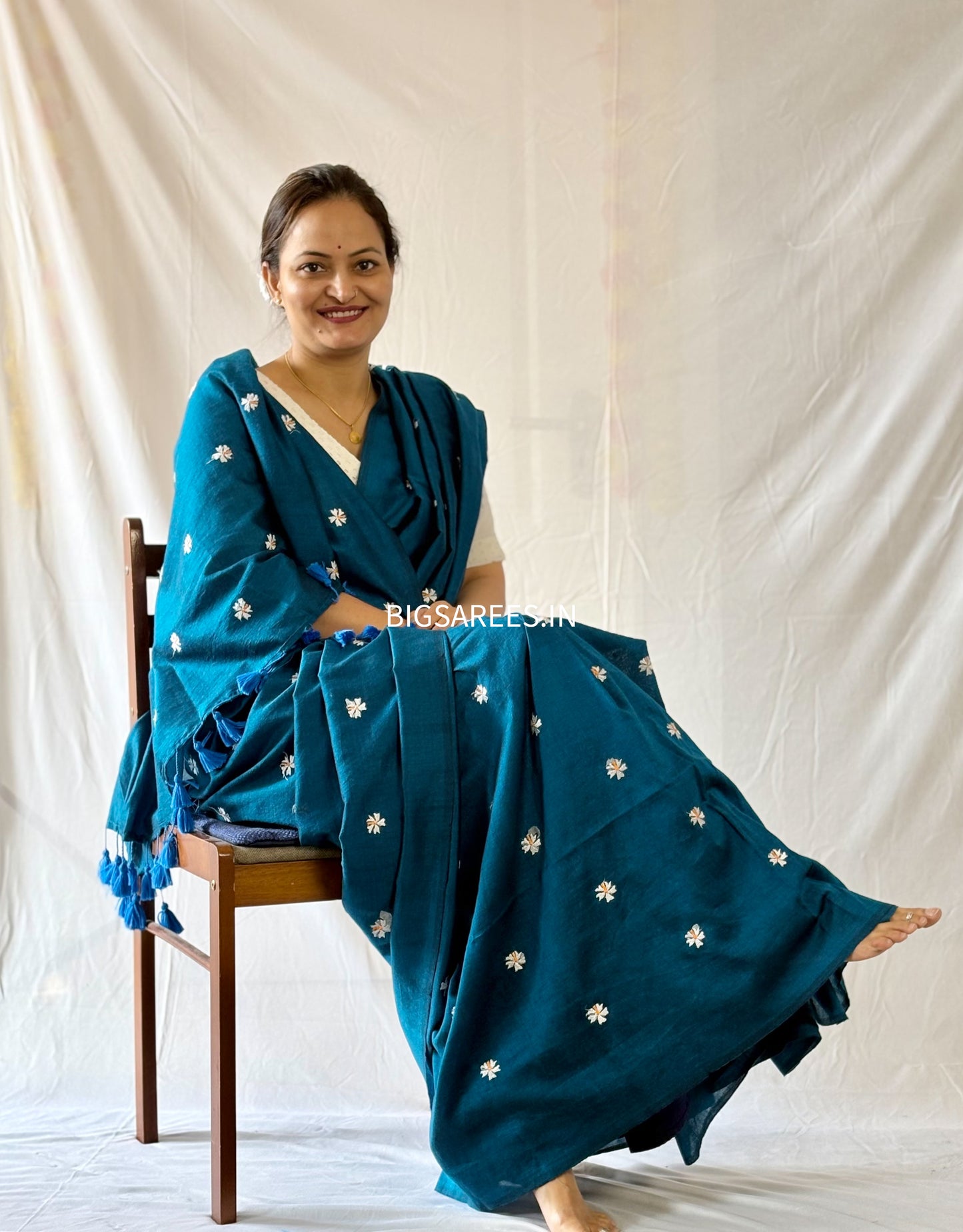 Night Jasmine Motif Saree With Blouse | Acrylic Cotton Blend | Cerulean Blue
