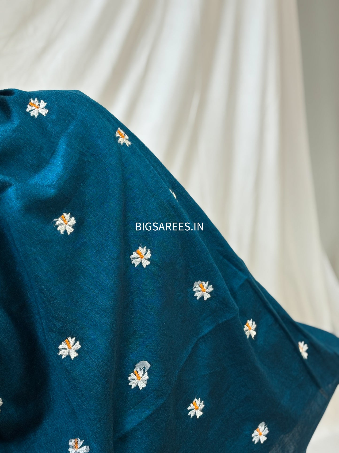 Night Jasmine Motif Saree With Blouse | Acrylic Cotton Blend | Cerulean Blue