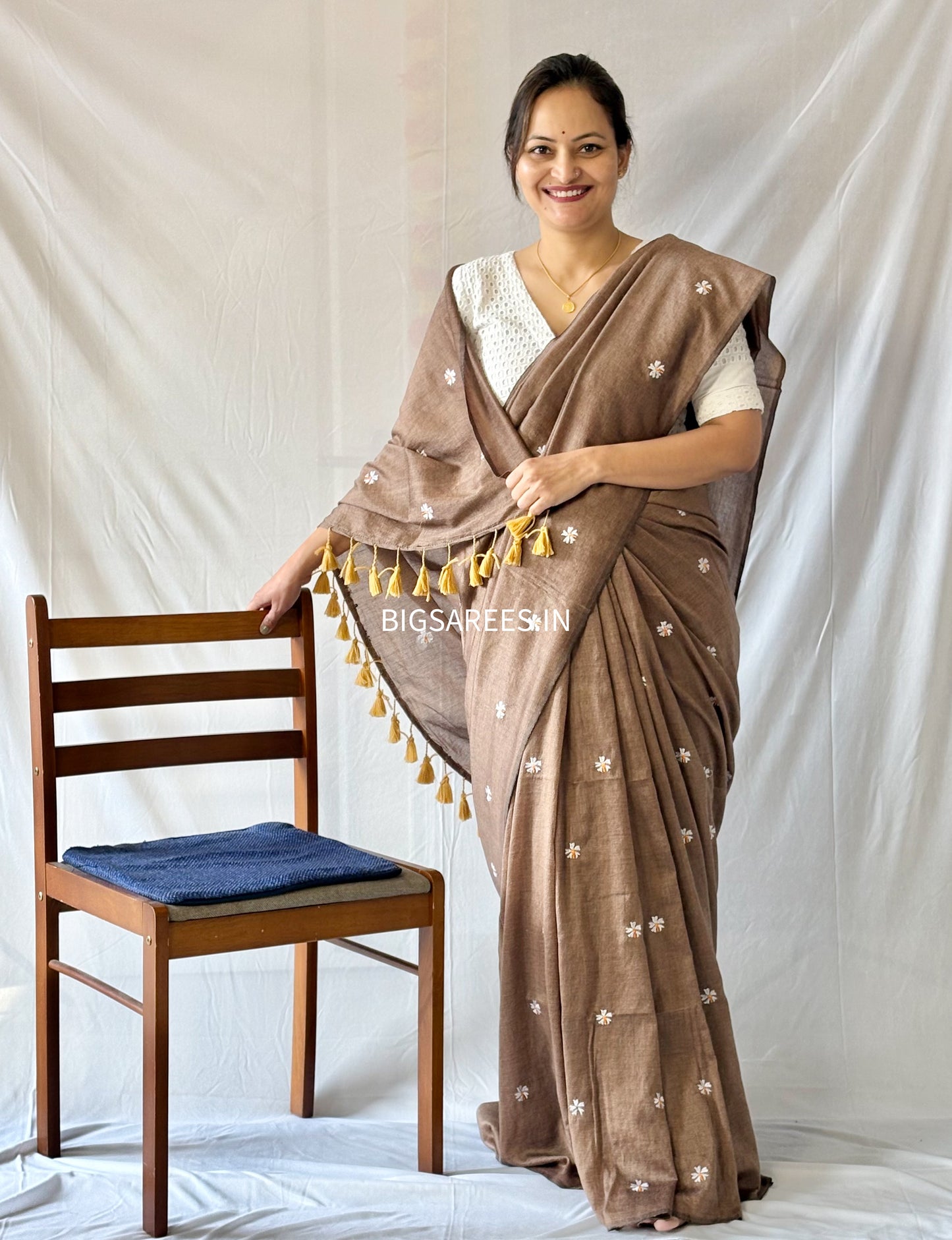 Night Jasmine Motif Saree With Blouse | Acrylic Cotton Blend | Taupe
