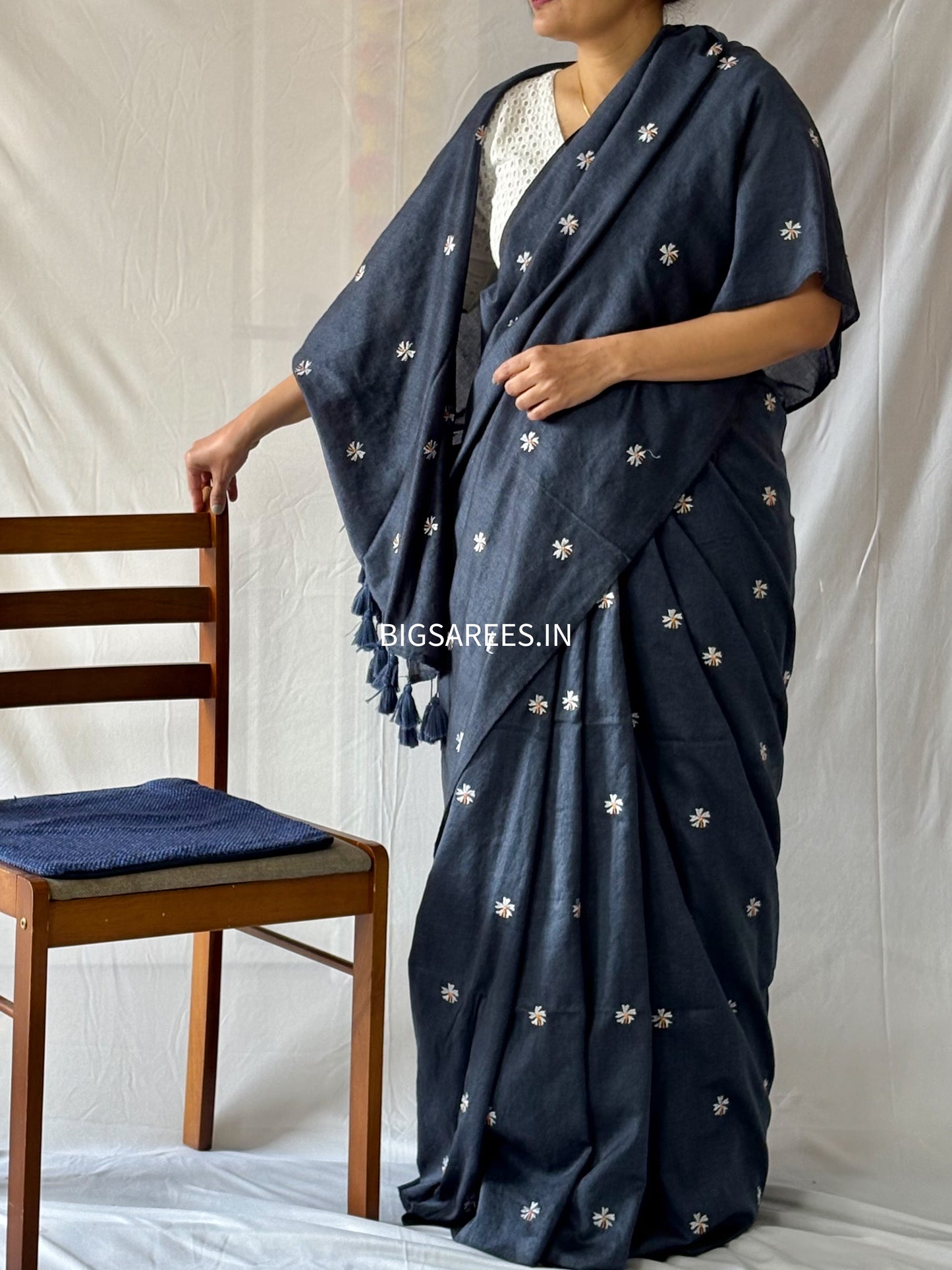 Night Jasmine Motif Saree With Blouse | Acrylic Cotton Blend | Blue Grey