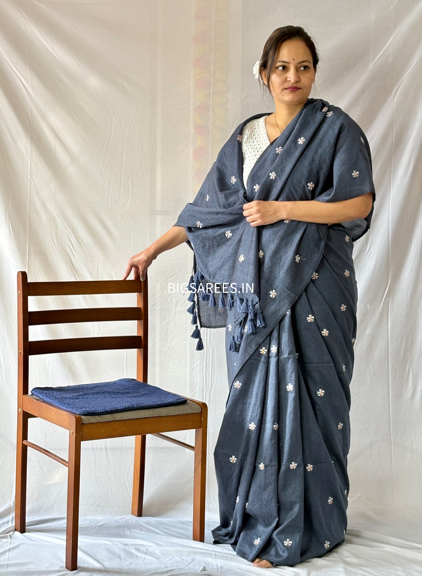 Night Jasmine Motif Saree With Blouse | Acrylic Cotton Blend | Blue Grey