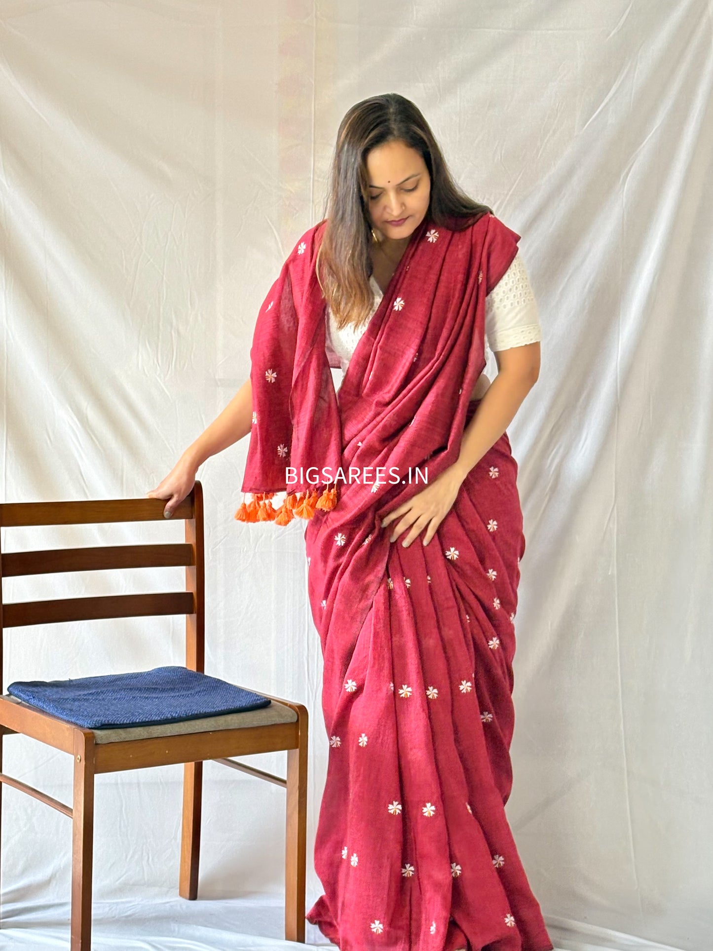 Night Jasmine Motif Saree With Blouse | Acrylic Cotton Blend | Red