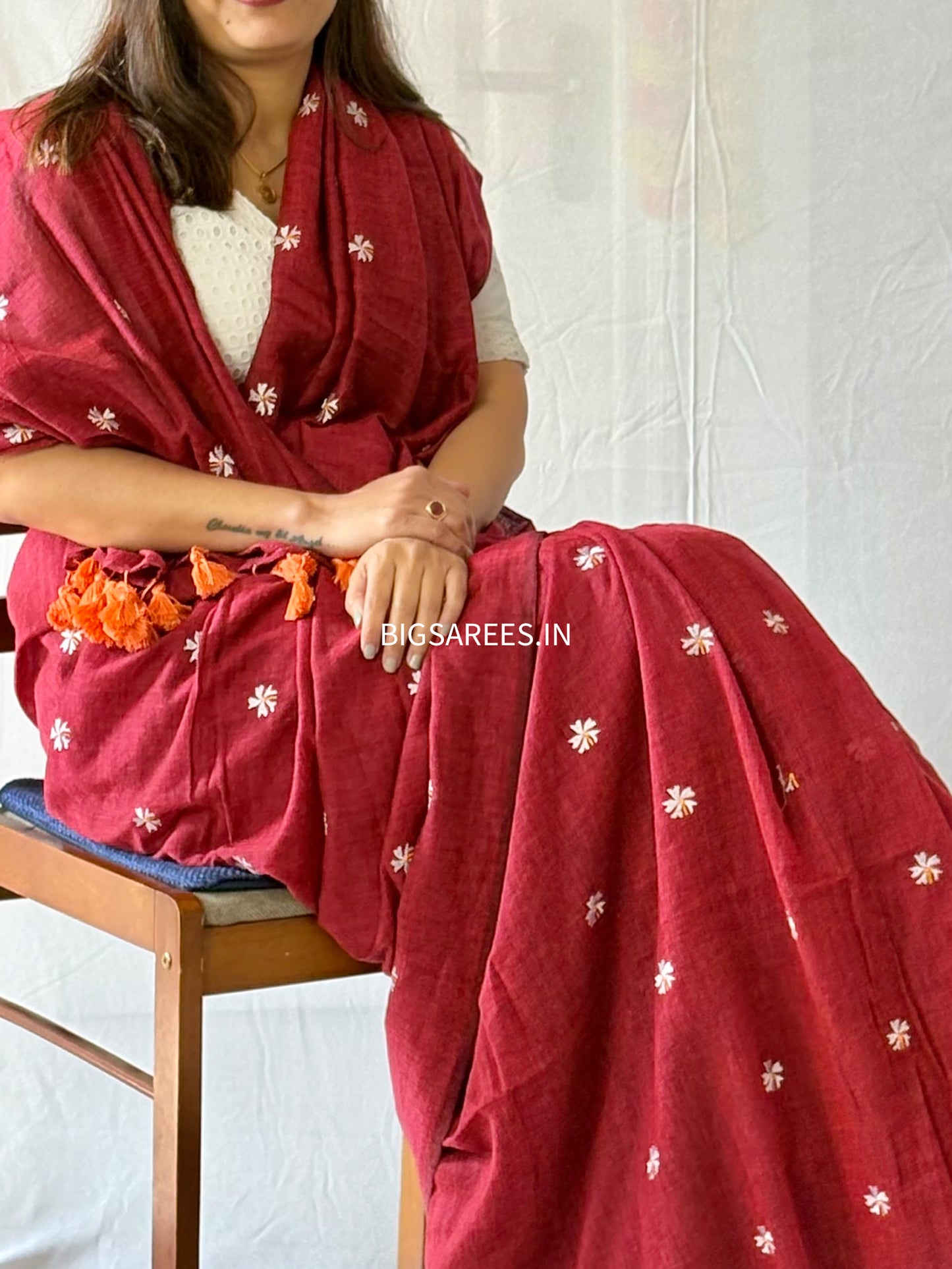 Night Jasmine Motif Saree With Blouse | Acrylic Cotton Blend | Red