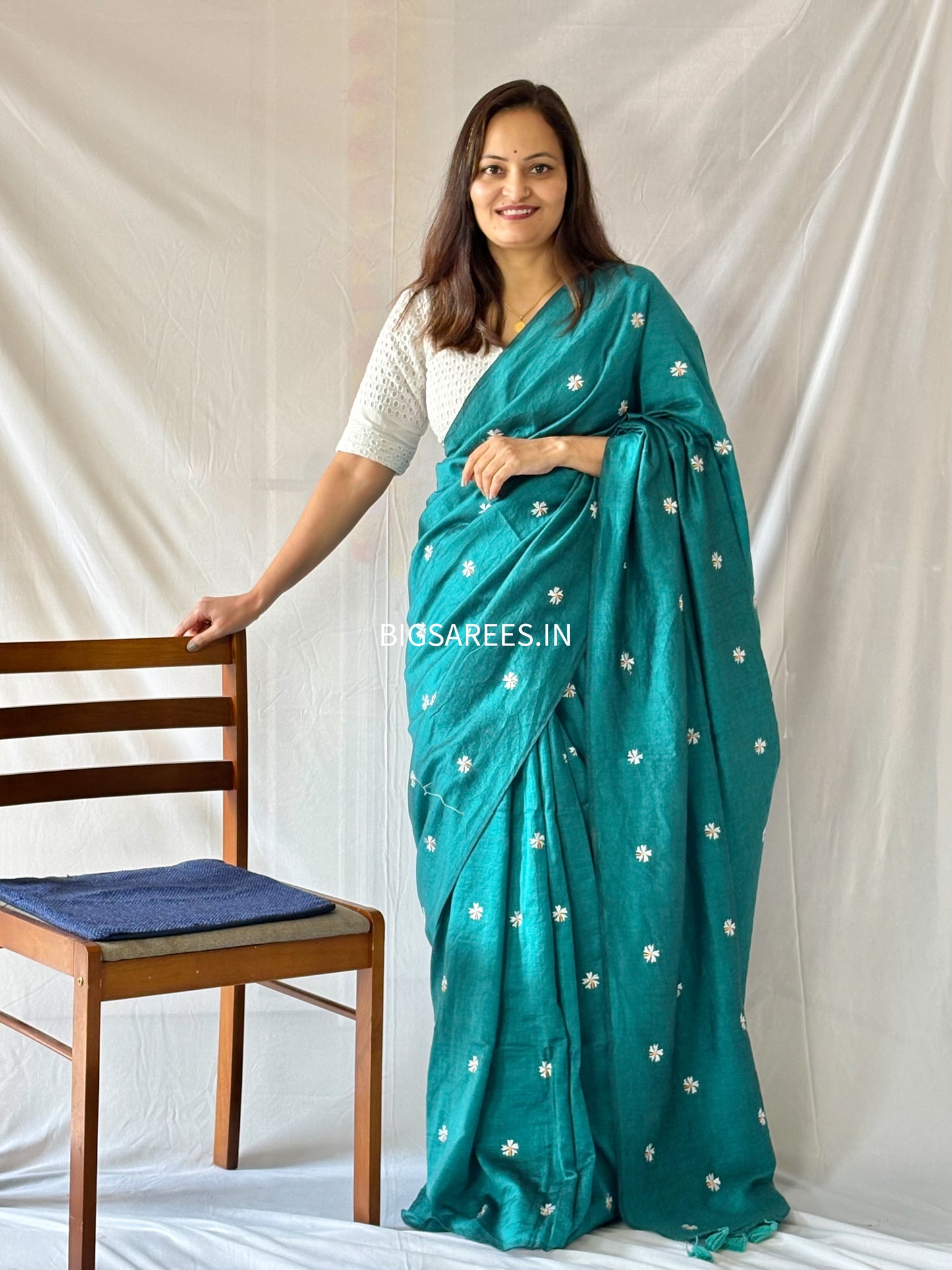 Night Jasmine Motif Saree With Blouse | Acrylic Cotton Blend | Greenish Blue