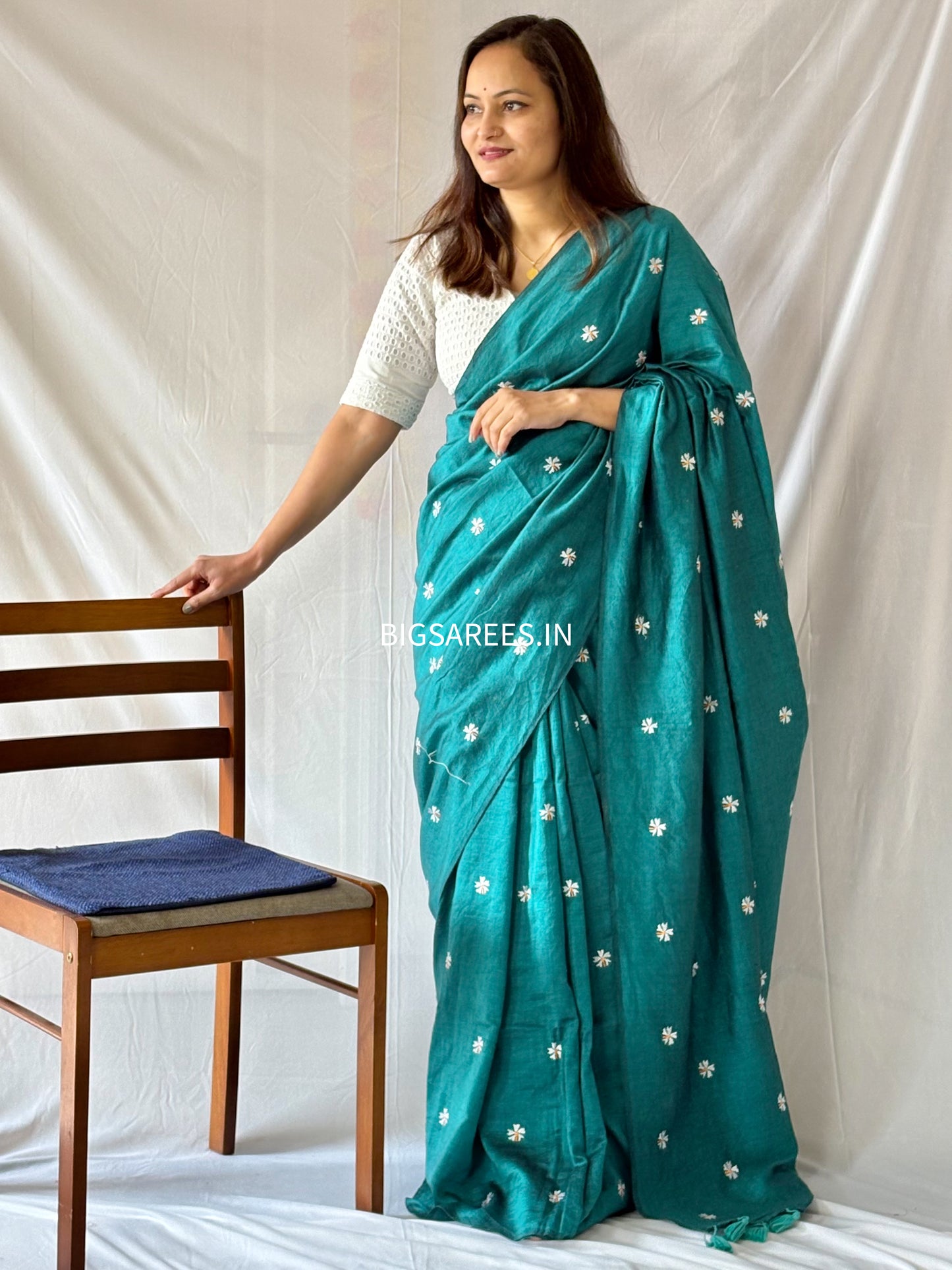Night Jasmine Motif Saree With Blouse | Acrylic Cotton Blend | Greenish Blue