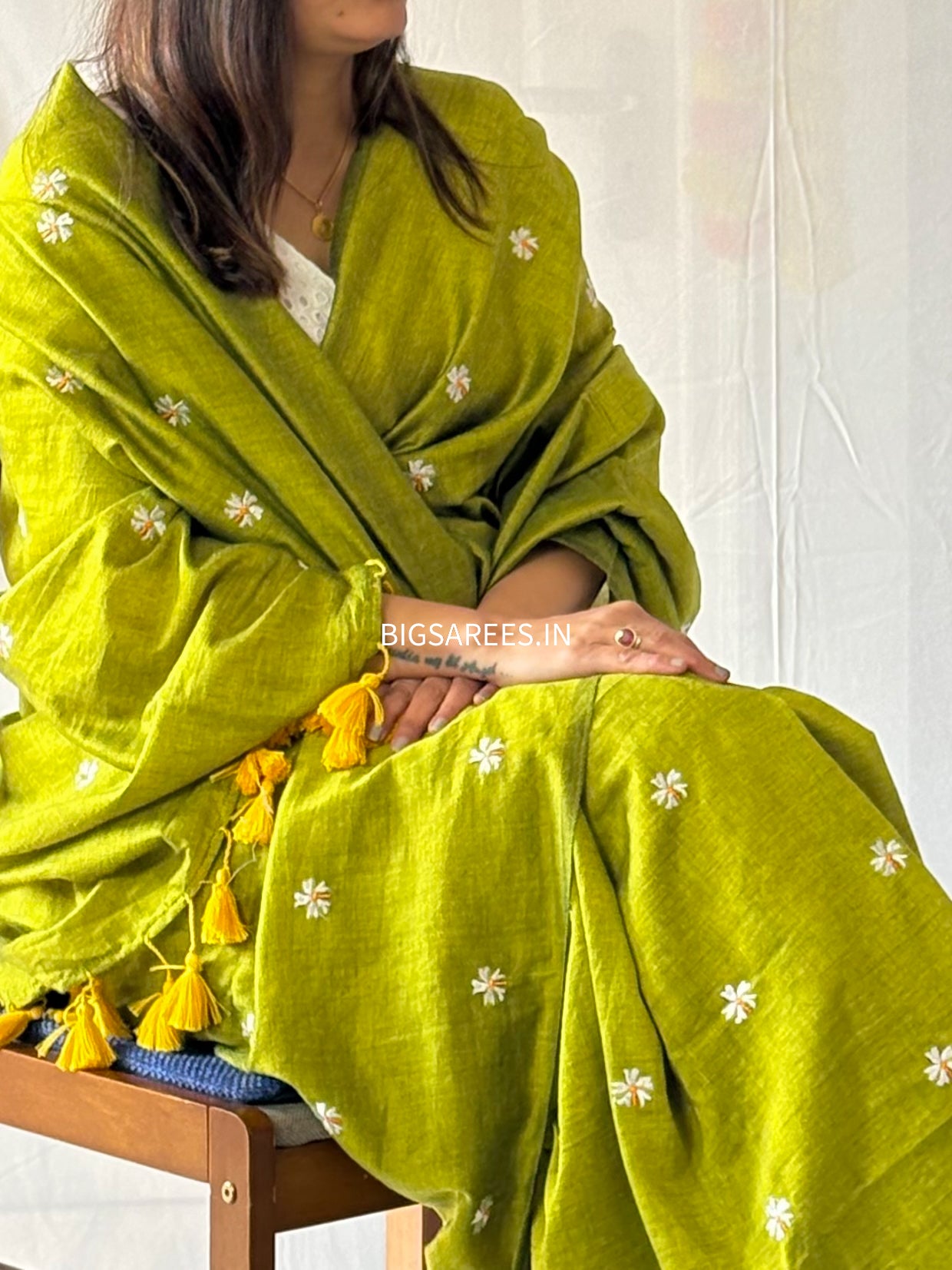 Night Jasmine Motif Saree With Blouse | Acrylic Cotton Blend | Pear