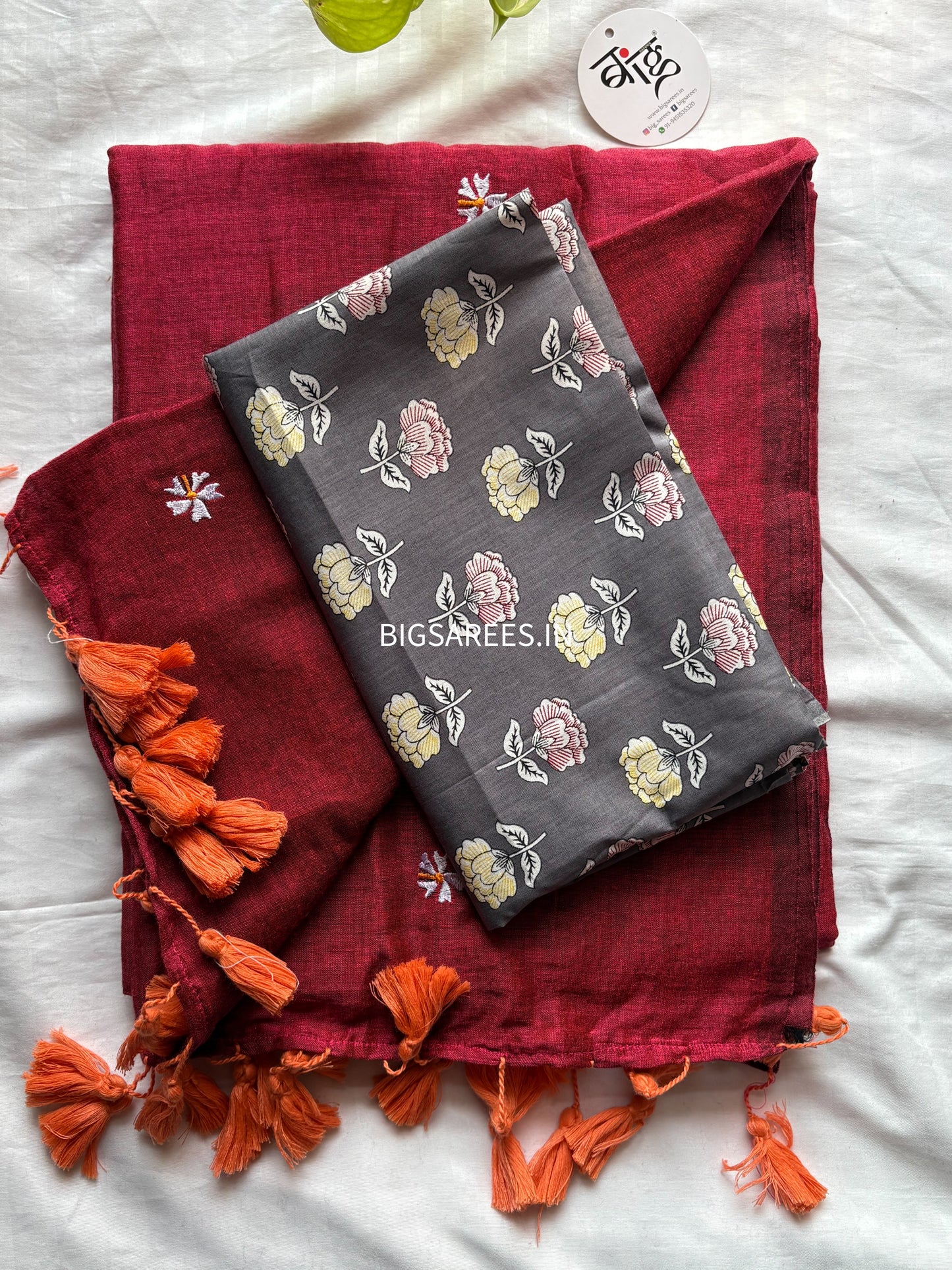 Night Jasmine Motif Saree With Blouse | Acrylic Cotton Blend | Red