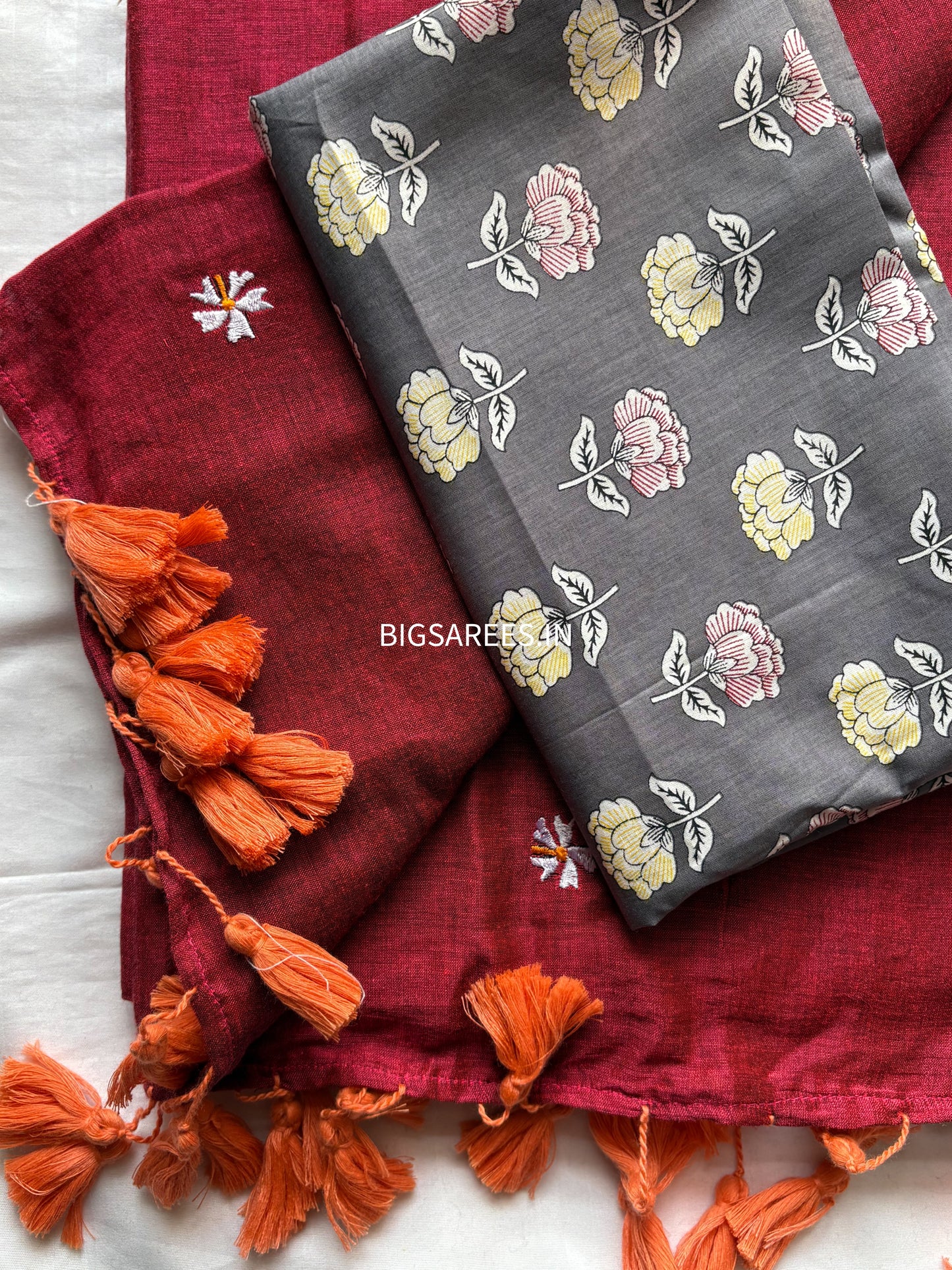 Night Jasmine Motif Saree With Blouse | Acrylic Cotton Blend | Red