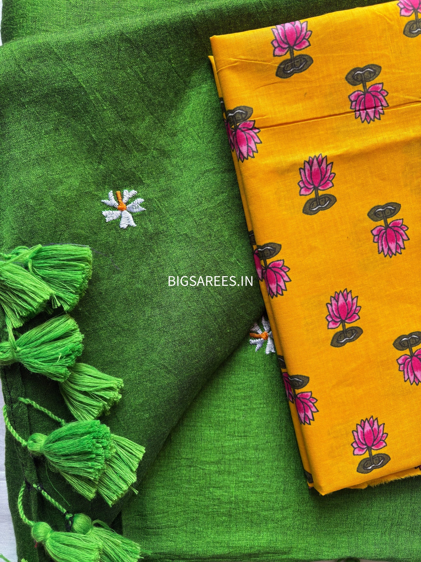 Night Jasmine Motif Saree With Blouse | Acrylic Cotton Blend | Apple Green
