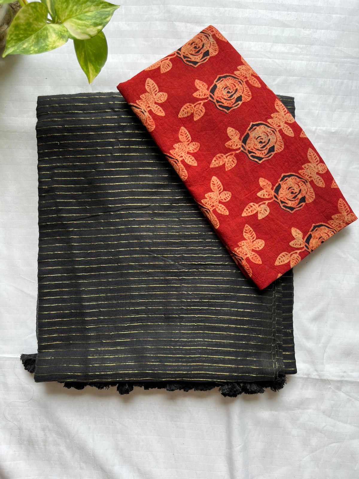 Mul Cotton All Over Stripe Saree With Blouse Piece – Black