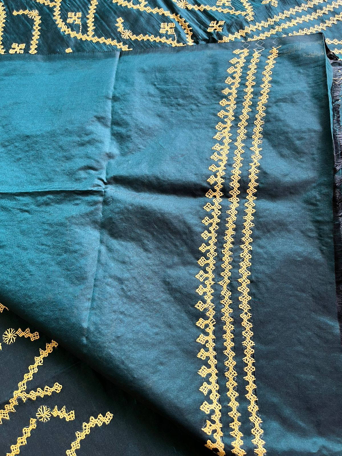 Gujrati Stitch/Kutch Hand Embroidered Art Silk Saree