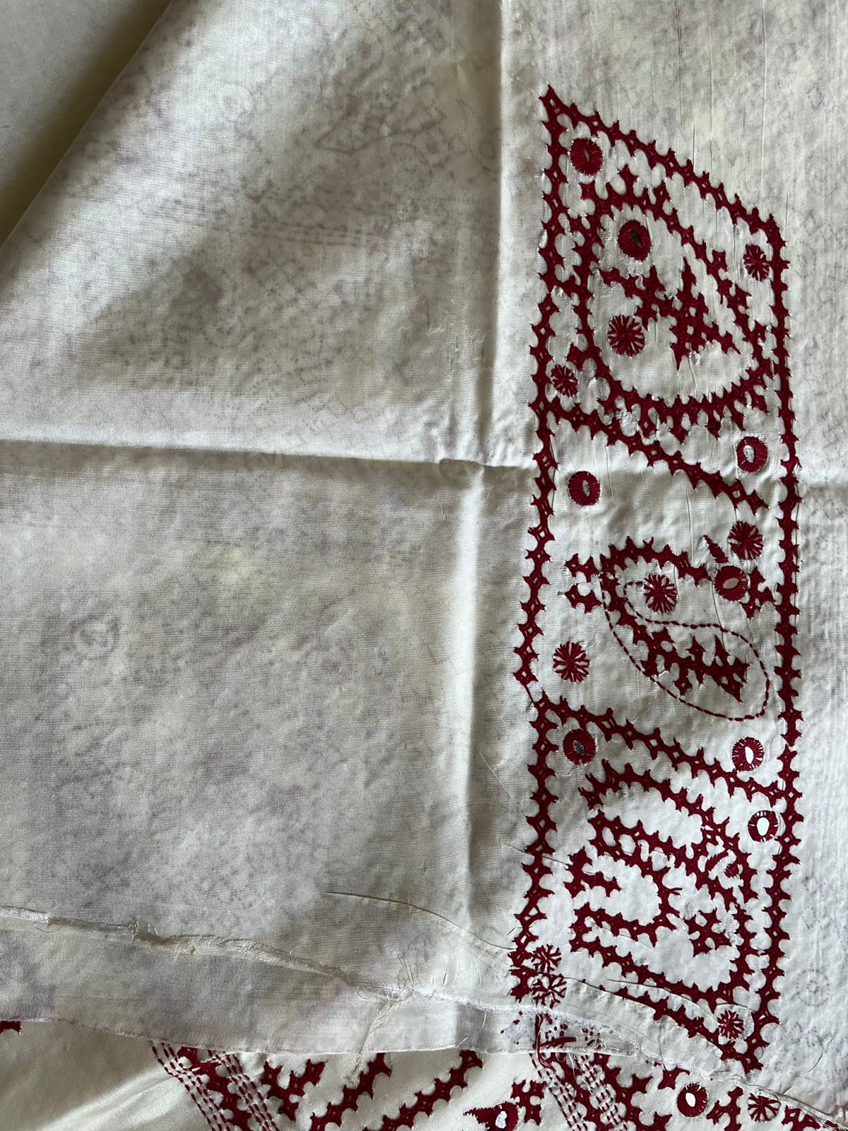 Off White Gujrati Stitch/Kutch Hand Embroidered Art Silk Saree