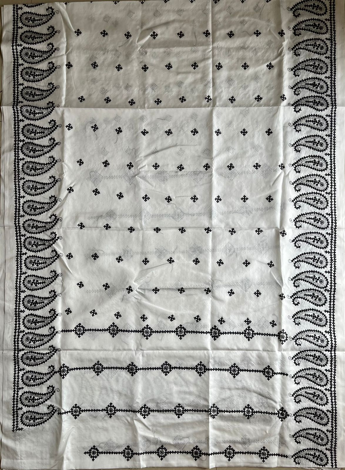 Kutch Hand Embroidered Blended Banglore Silk/Art Silk Saree