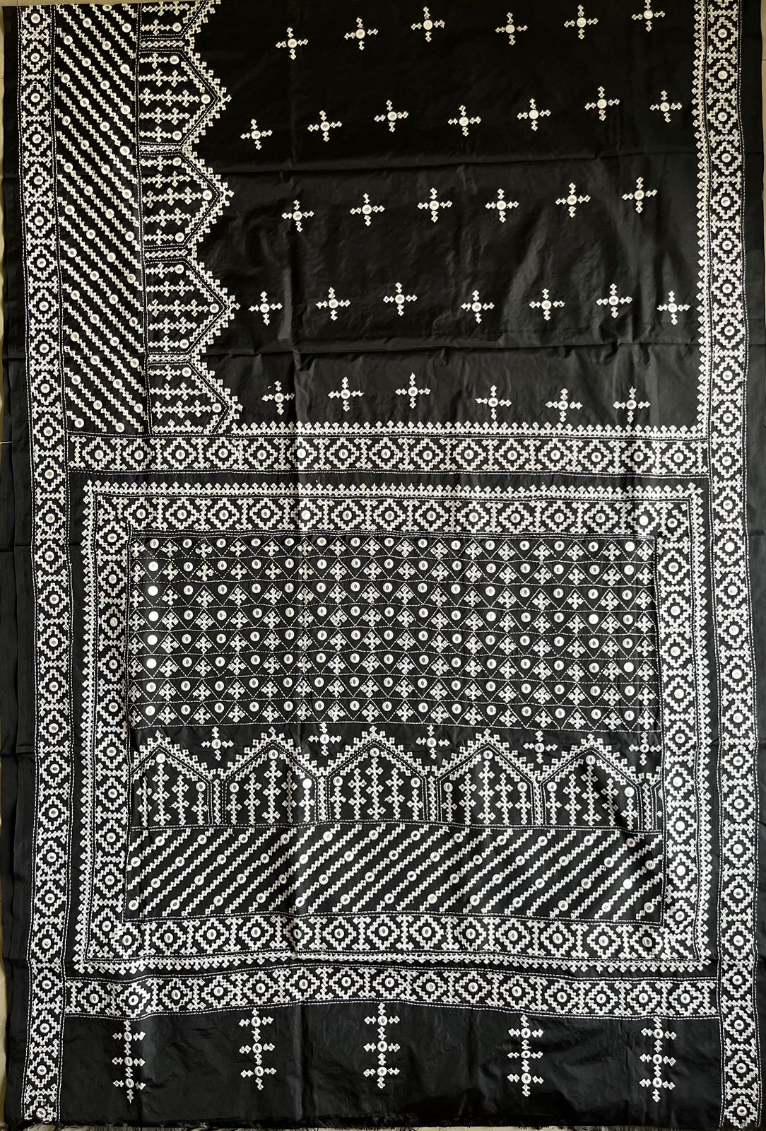 Black Kutch Hand Embroidered Blended Banglore Silk/Art Silk Saree