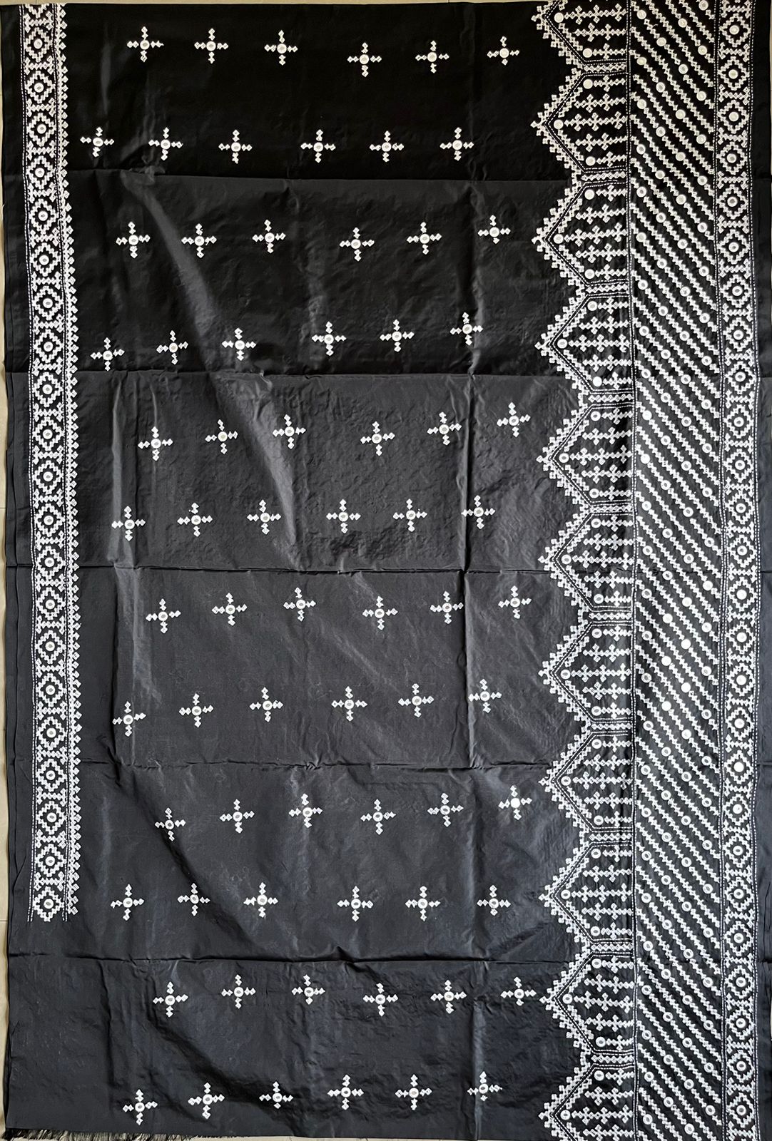 Black Kutch Hand Embroidered Blended Banglore Silk/Art Silk Saree