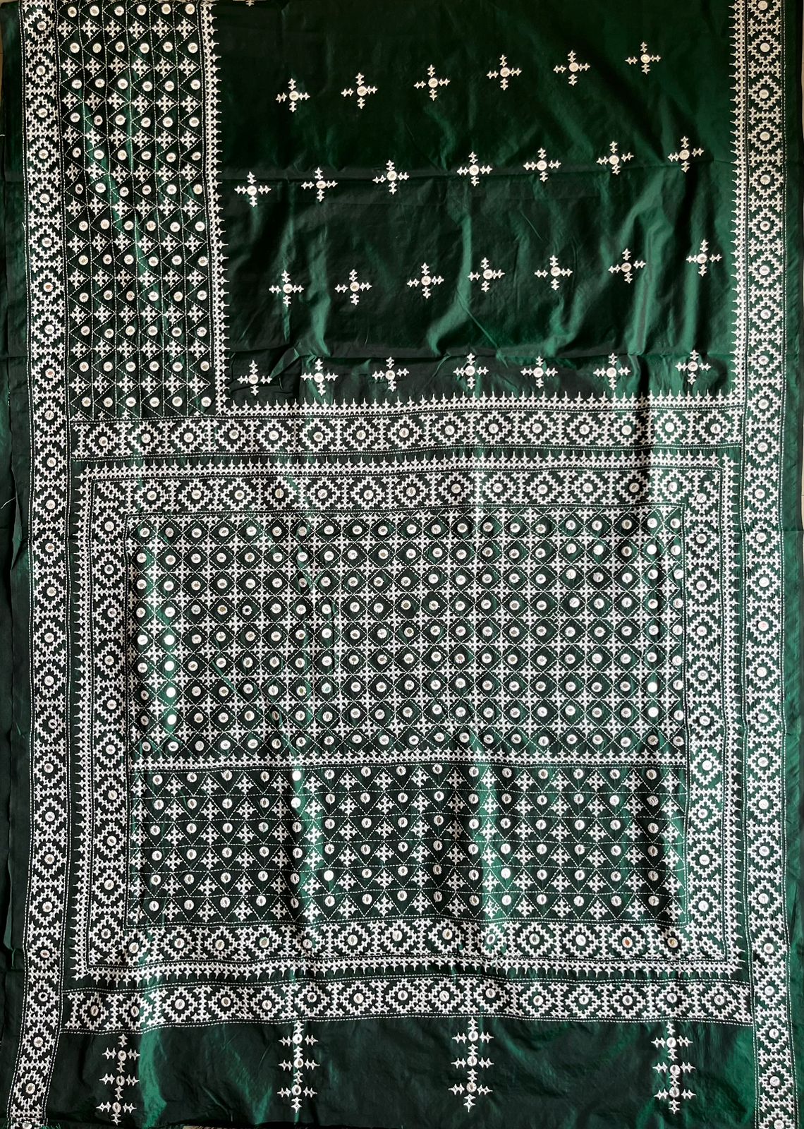 Green Kutch Hand Embroidered Blended Banglore Silk/Art Silk Saree