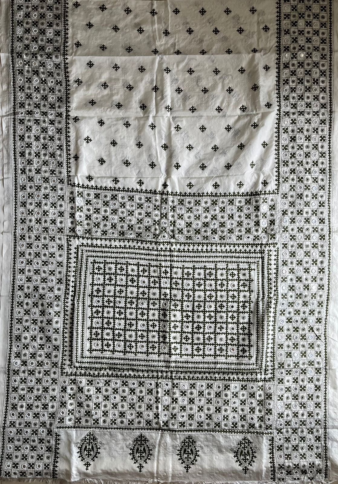 White Kutch Hand Embroidered Blended Banglore Silk/Art Silk Saree