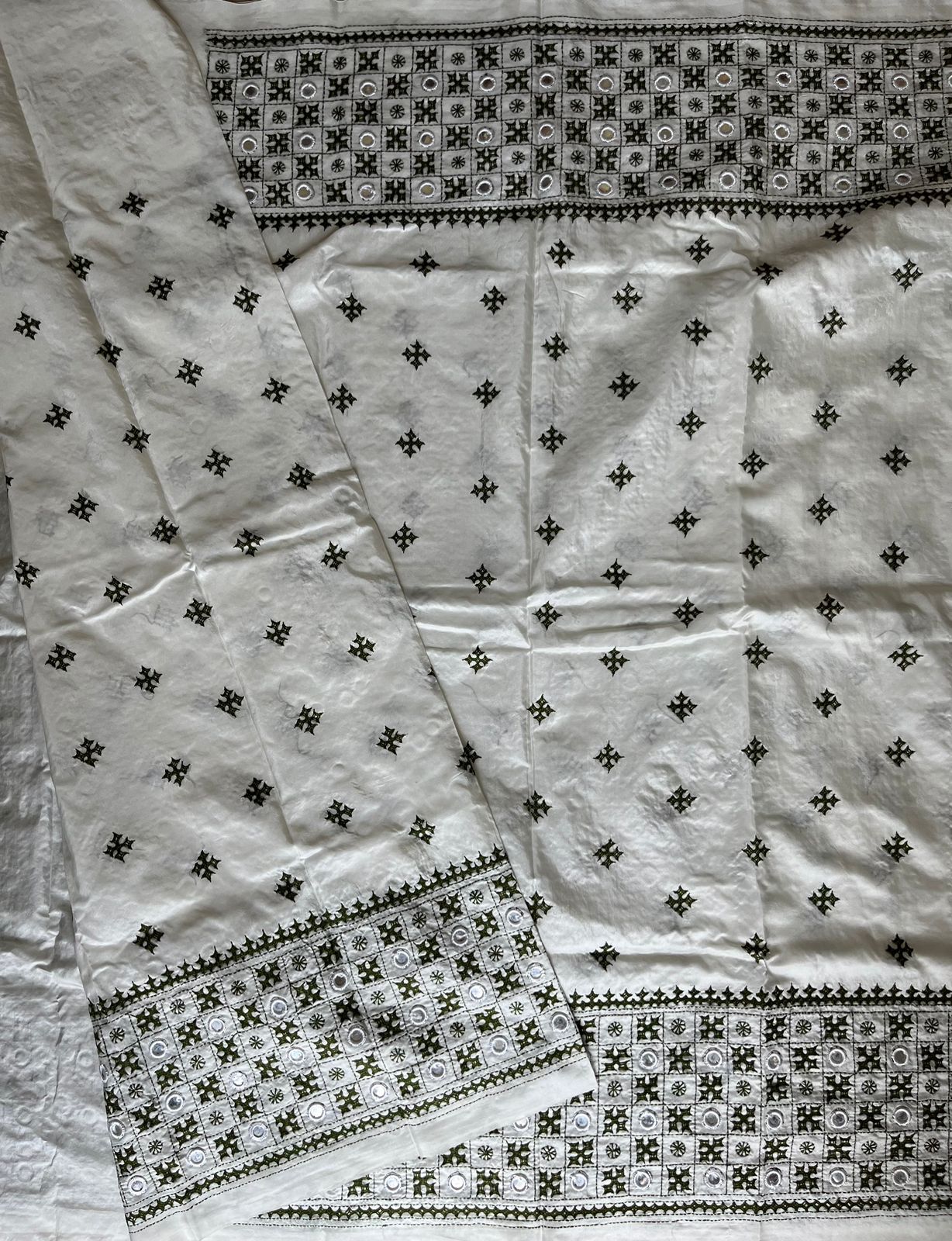 White Kutch Hand Embroidered Blended Banglore Silk/Art Silk Saree