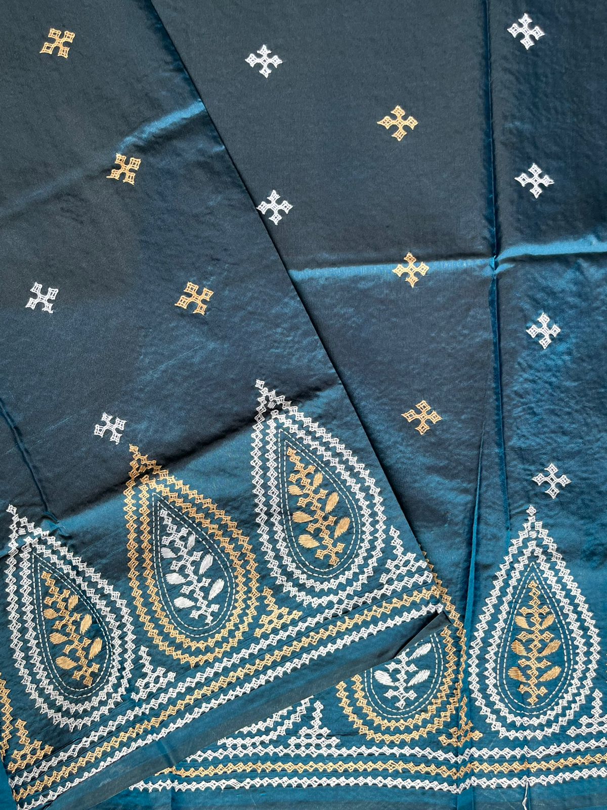 Gujrati Stitch/Kutch Hand Embroidered Art Silk Saree