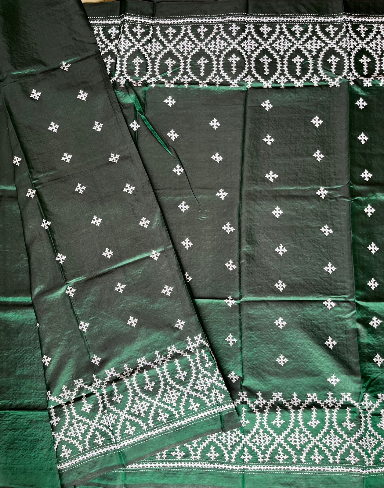 Gujrati Stitch/Kutch Hand Embroidered Art Silk Saree