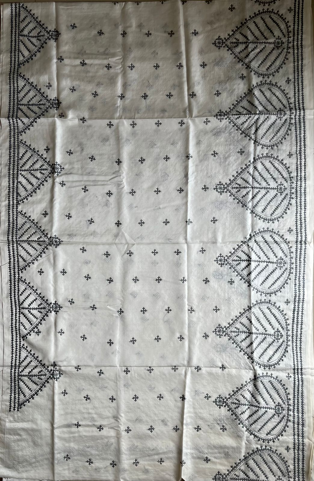 Off White Gujrati Stitch/Kutch Hand Embroidered Art Silk Saree