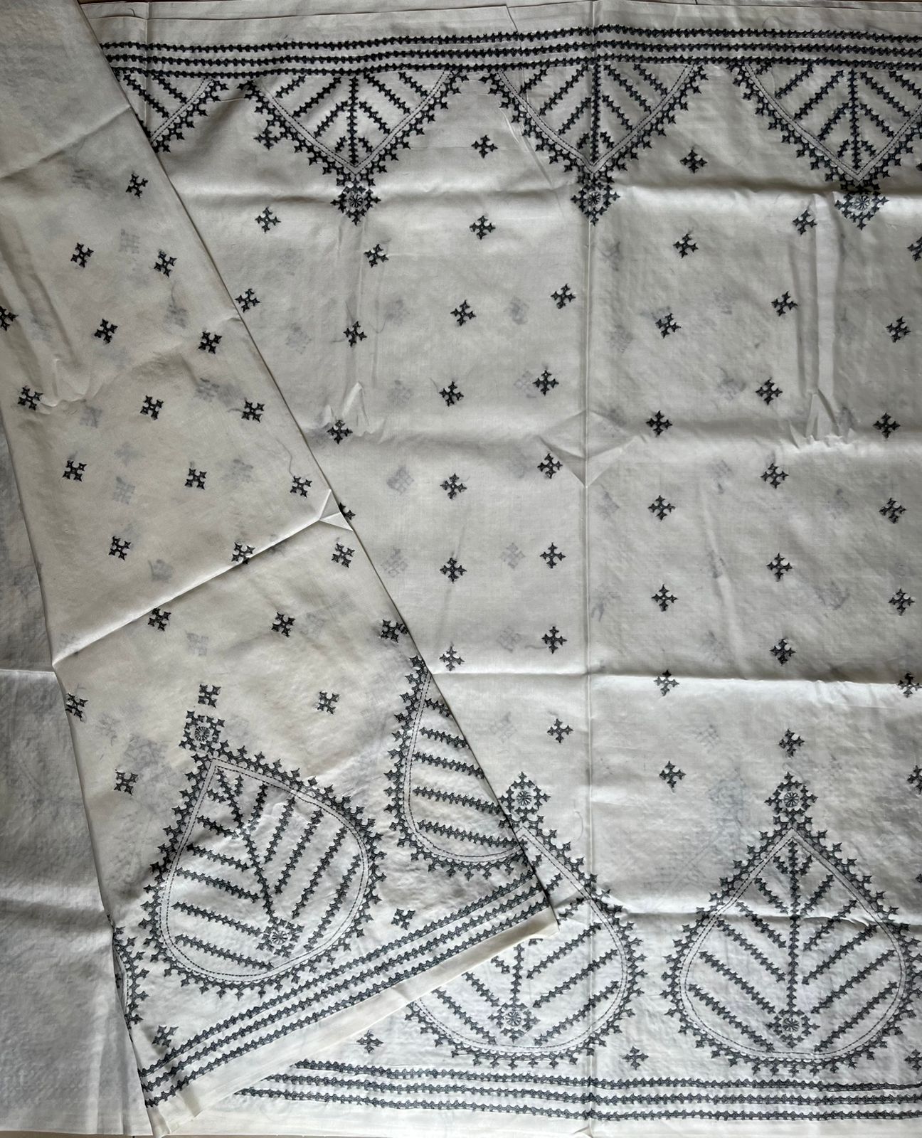 Off White Gujrati Stitch/Kutch Hand Embroidered Art Silk Saree