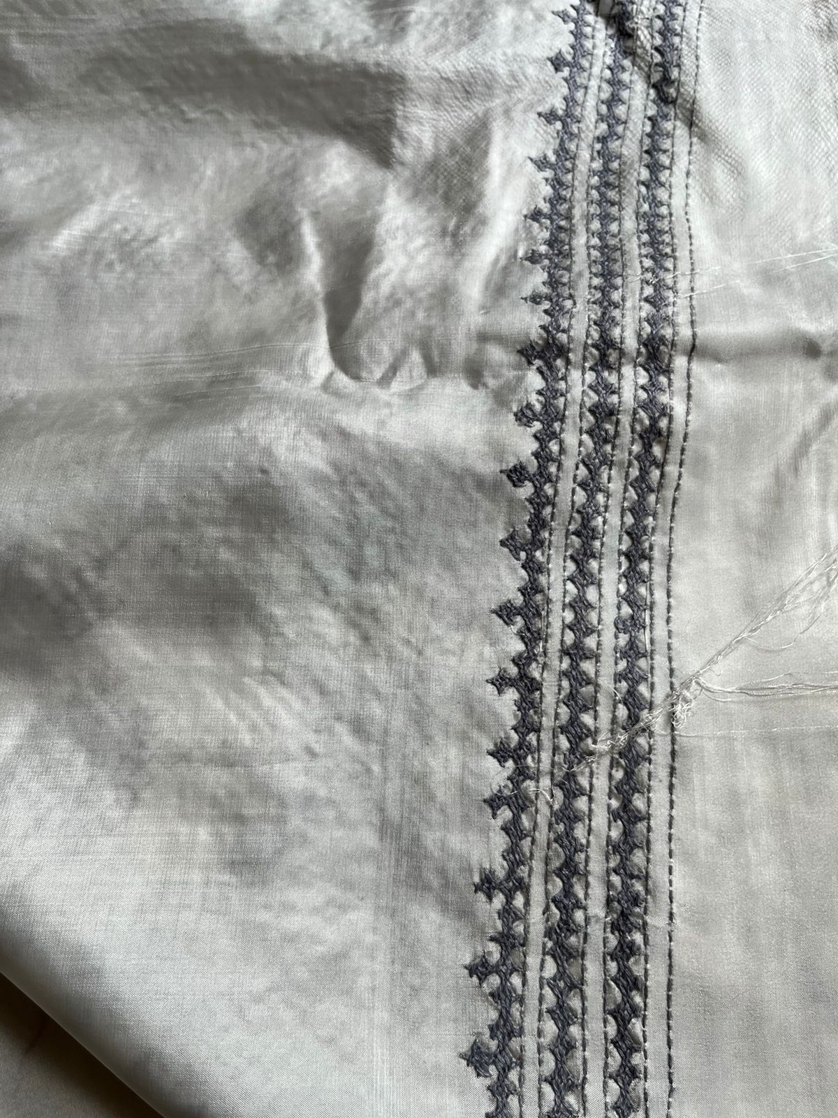 Off White Gujrati Stitch/Kutch Hand Embroidered Art Silk Saree